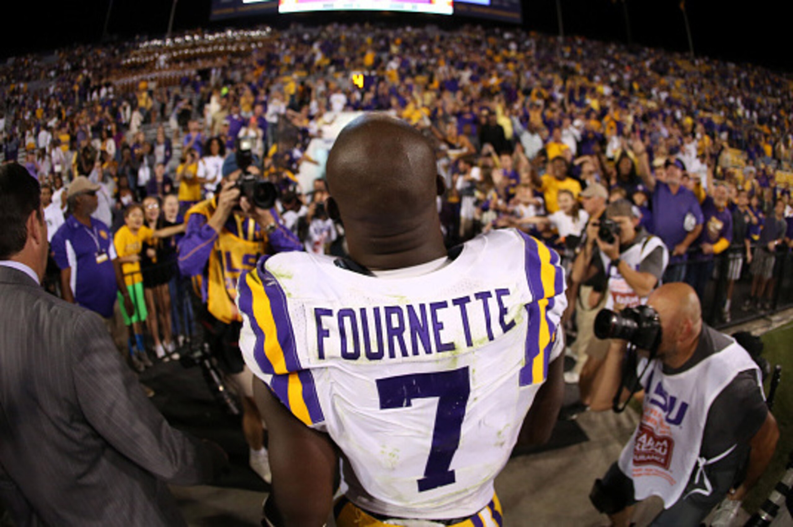 BATON ROUGE, LA - OCTOBER 17:  Leonard Fournette #7 of the LSU Tigers walks off the field after defeating the Florida Gators 35-28 at Tiger Stadium on October 17, 2015 in Baton Rouge, Louisiana.  (Photo by Chris Graythen/Getty Images)