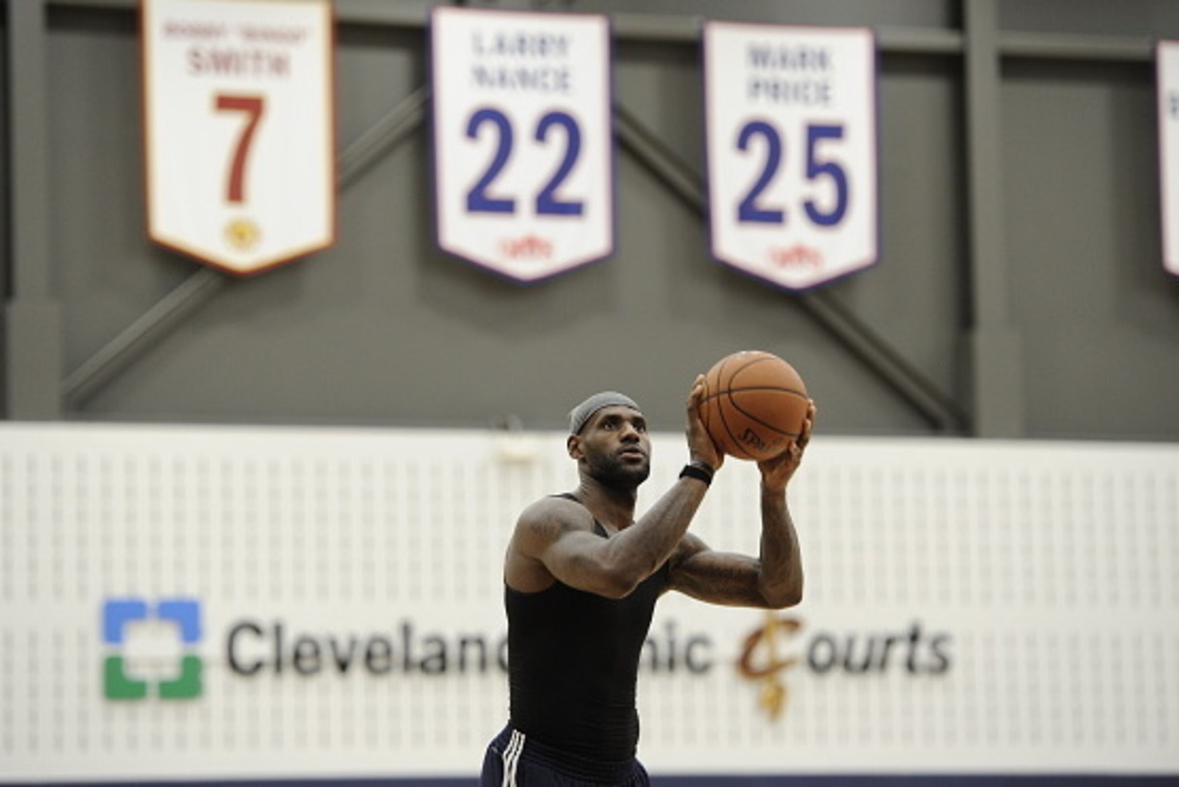 INDEPENDENCE, OH - OCTOBER 1: LeBron James #23 of the Cleveland Cavaliers during practice at The Cleveland Clinic Courts on October 1, 2015 in Independence, Ohio. NOTE TO USER: User expressly acknowledges and agrees that, by downloading and/or using this INDEPENDENCE, OH - OCTOBER 1: LeBron James #23 of the Cleveland Cavaliers during practice at The Cleveland Clinic Courts on October 1, 2015 in Independence, Ohio. NOTE TO USER: User expressly acknowledges and agrees that, by downloading and/or using this