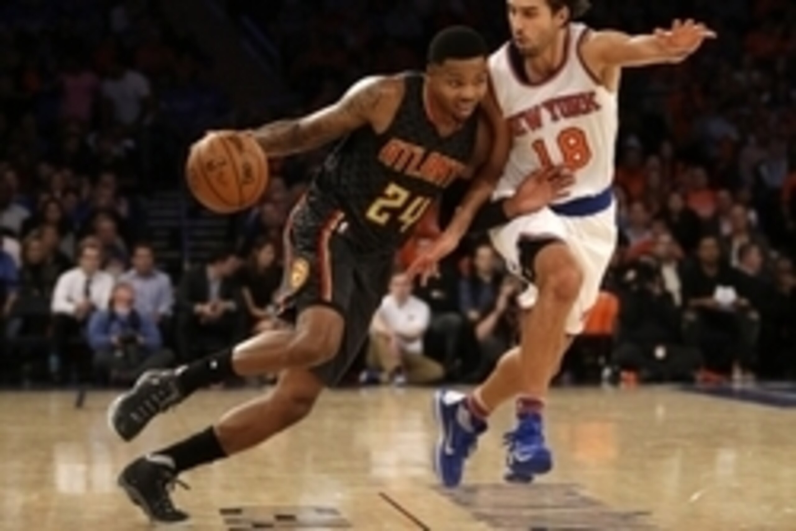Oct 29, 2015; New York, NY, USA; Atlanta Hawks guard Kent Bazemore (24) drives to the basket defended by New York Knicks guard Sasha Vujacic (18) during the second half of an NBA basketball game at Madison Square Garden. The Hawks defeated the Knicks 112- Oct 29, 2015; New York, NY, USA; Atlanta Hawks guard Kent Bazemore (24) drives to the basket defended by New York Knicks guard Sasha Vujacic (18) during the second half of an NBA basketball game at Madison Square Garden. The Hawks defeated the Knicks 112-