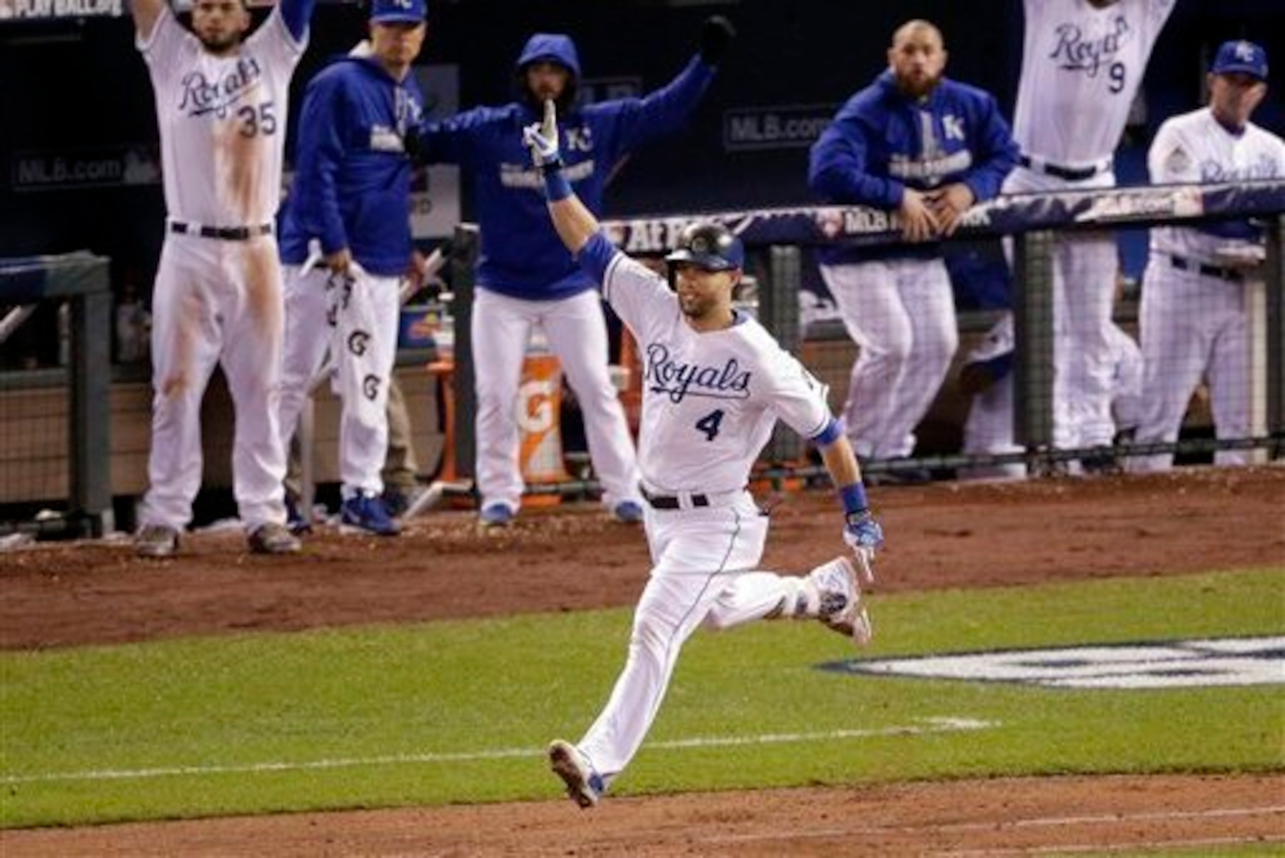 Alex Gordon's ninth-inning home run set up Kansas City's Game 1 victory.