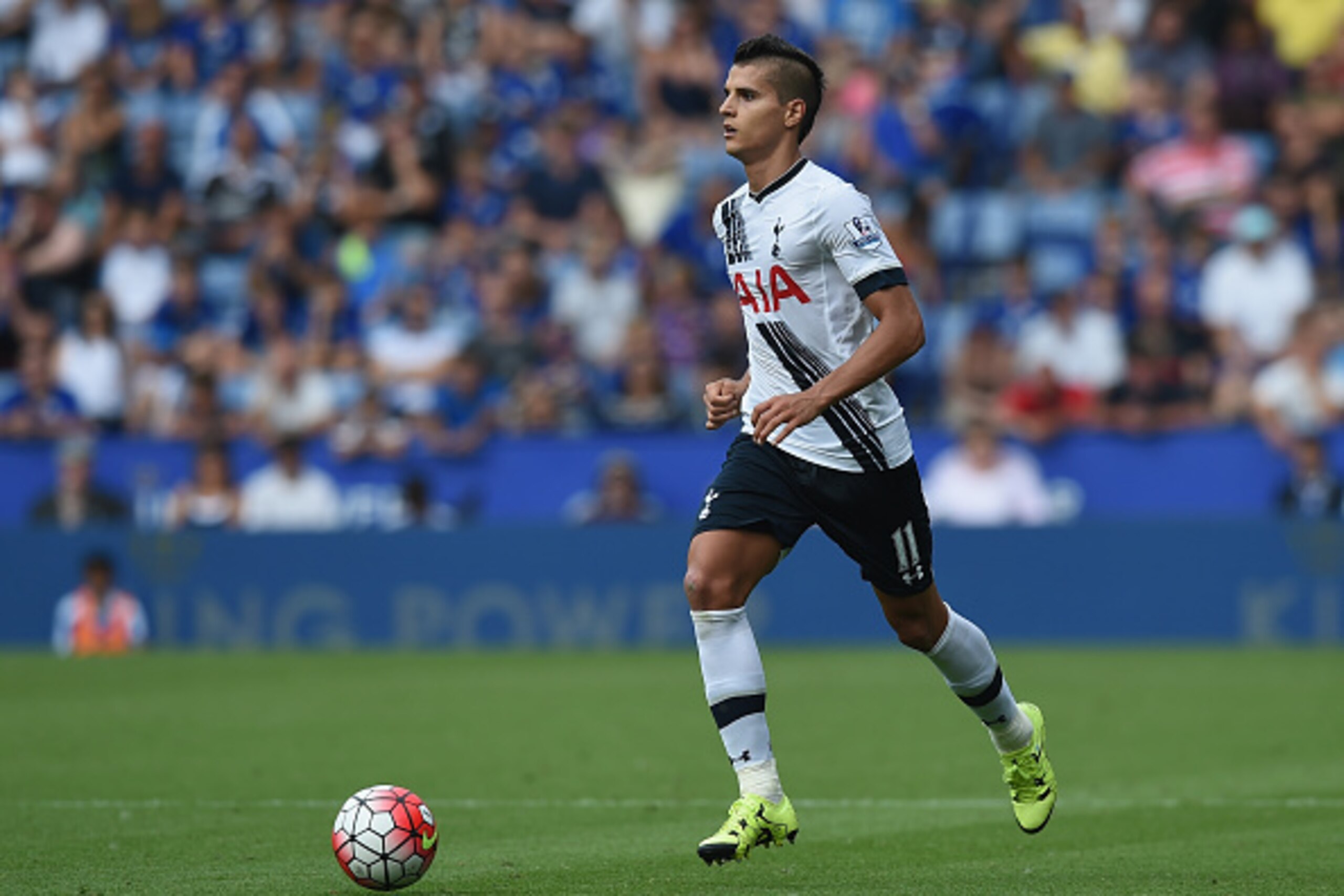 LEICESTER, ENGLAND - AUGUST 22:  Erik Lamela of Tottenham in action during the Barclays Premier League match between Leicester City and Tottenham Hotspur on August 22, 2015 in Leicester, United Kingdom.  (Photo by Michael Regan/Getty Images)