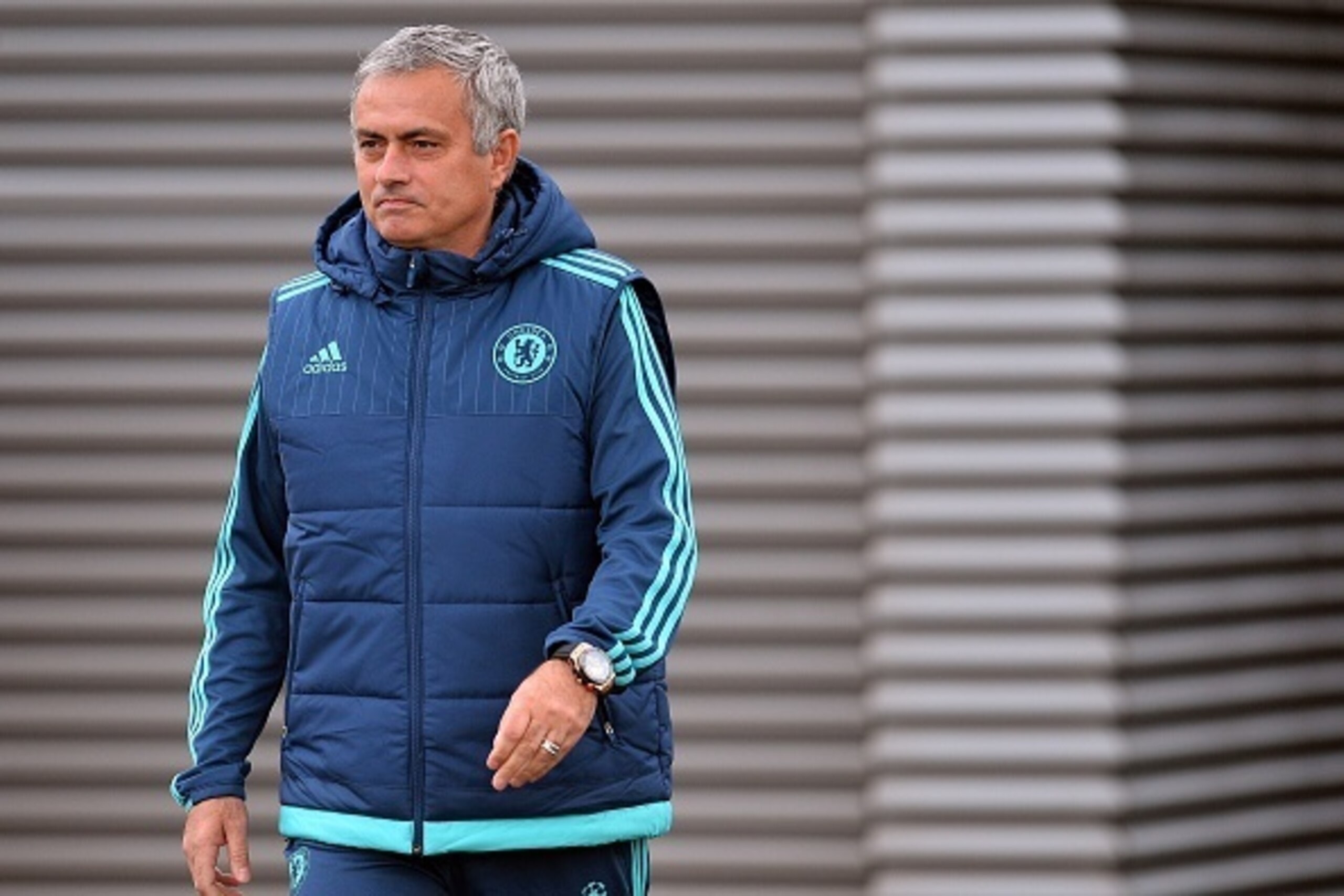 Chelsea's Portuguese manager Jose Mourinho takes part in a team training session at Chelsea's training ground in Cobham, in south west London, on November 3, 2015, on the eve of their UEFA Champions League group G match against Dynamo Kiev. AFP PHOTO / GL Chelsea's Portuguese manager Jose Mourinho takes part in a team training session at Chelsea's training ground in Cobham, in south west London, on November 3, 2015, on the eve of their UEFA Champions League group G match against Dynamo Kiev. AFP PHOTO / GL