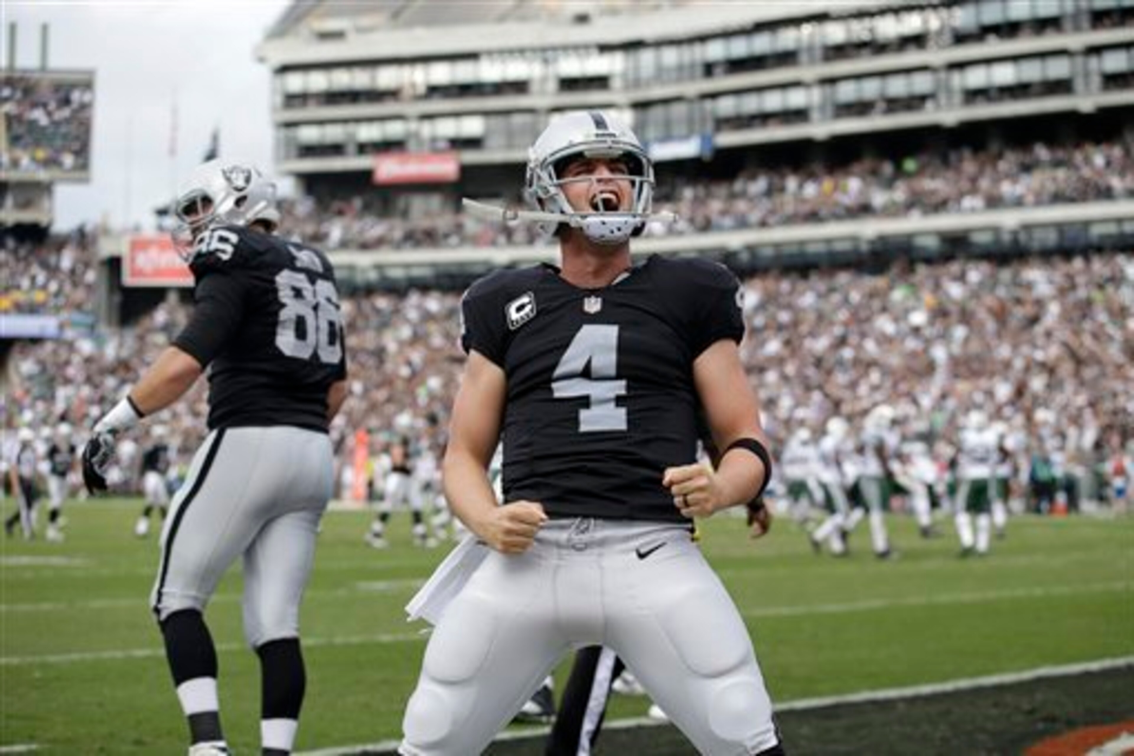 Derek Carr continues to lead the surprising Raiders to new heights.