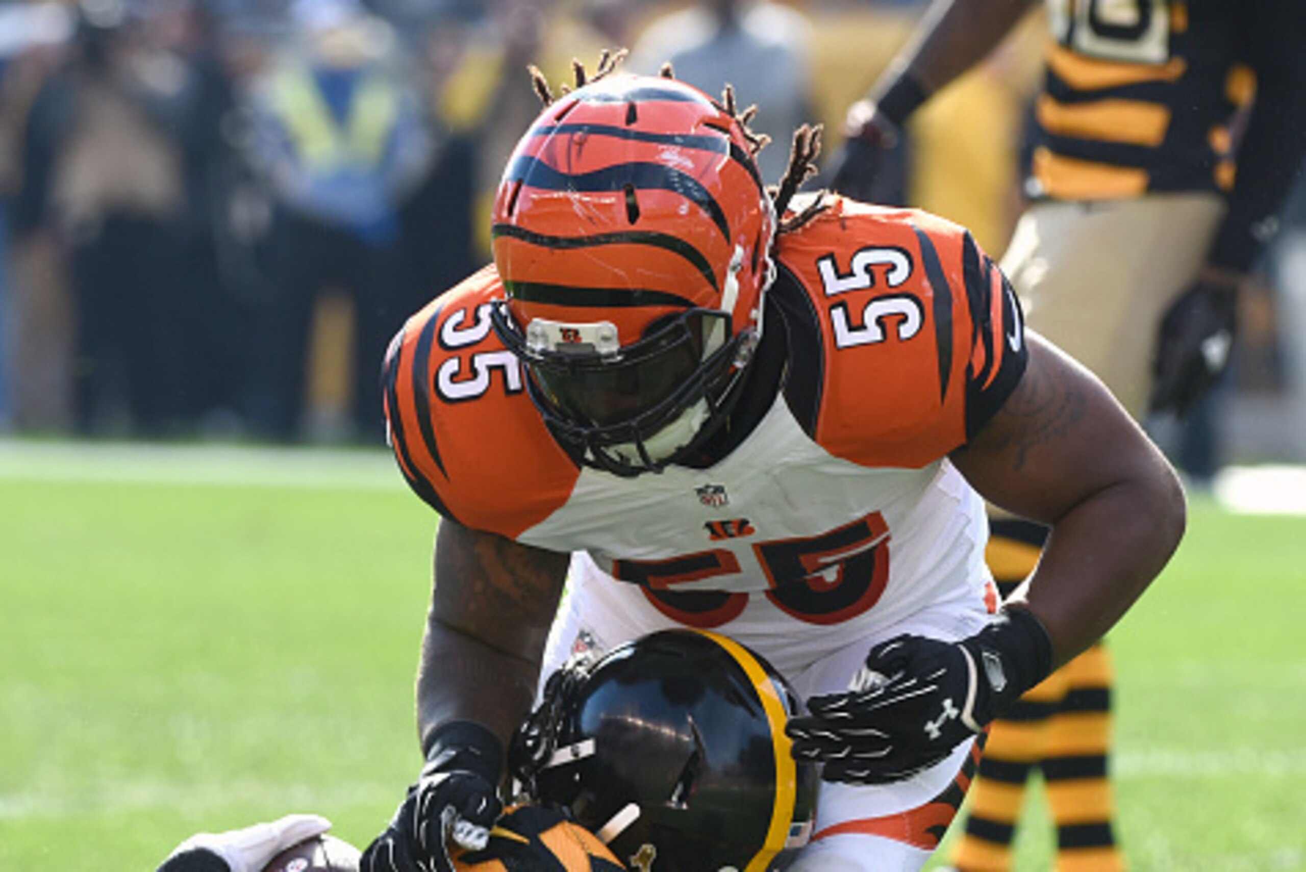 PITTSBURGH, PA - NOVEMBER 1: Linebacker Vontaze Burfict #55 of the Cincinnati Bengals tackles running back Le'Veon Bell #26 of the Pittsburgh Steelers during a game at Heinz Field on November 1, 2015 in Pittsburgh, Pennsylvania. The Bengals defeated the PITTSBURGH, PA - NOVEMBER 1: Linebacker Vontaze Burfict #55 of the Cincinnati Bengals tackles running back Le'Veon Bell #26 of the Pittsburgh Steelers during a game at Heinz Field on November 1, 2015 in Pittsburgh, Pennsylvania. The Bengals defeated the