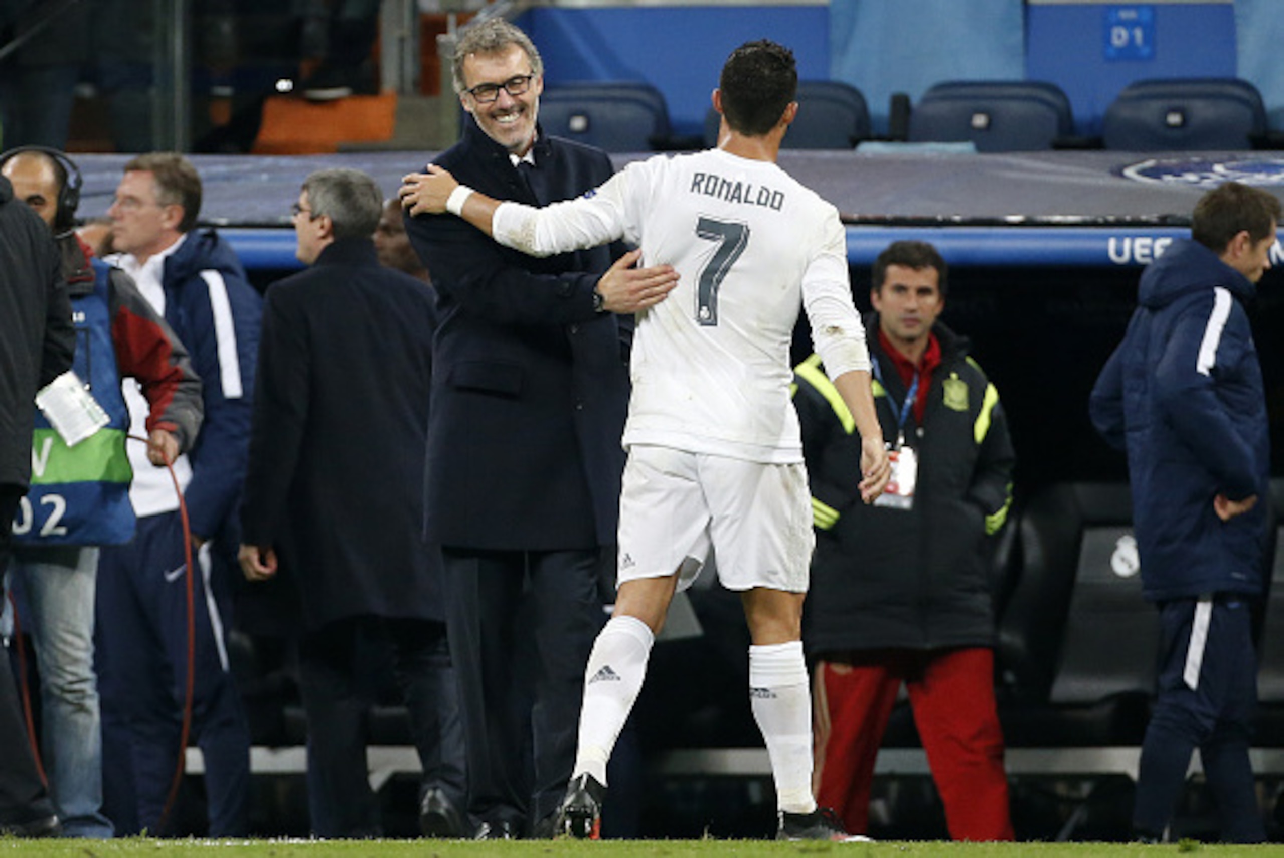 MADRID, SPAIN - NOVEMBER 3: Cristiano Ronaldo of Real Madrid talks to coach of PSG Laurent Blanc after the UEFA Champions League match between Real Madrid and Paris Saint-Germain (PSG) at Santiago Bernabeu stadium on November 3, 2015 in Madrid, Spain. (Ph MADRID, SPAIN - NOVEMBER 3: Cristiano Ronaldo of Real Madrid talks to coach of PSG Laurent Blanc after the UEFA Champions League match between Real Madrid and Paris Saint-Germain (PSG) at Santiago Bernabeu stadium on November 3, 2015 in Madrid, Spain. (Ph