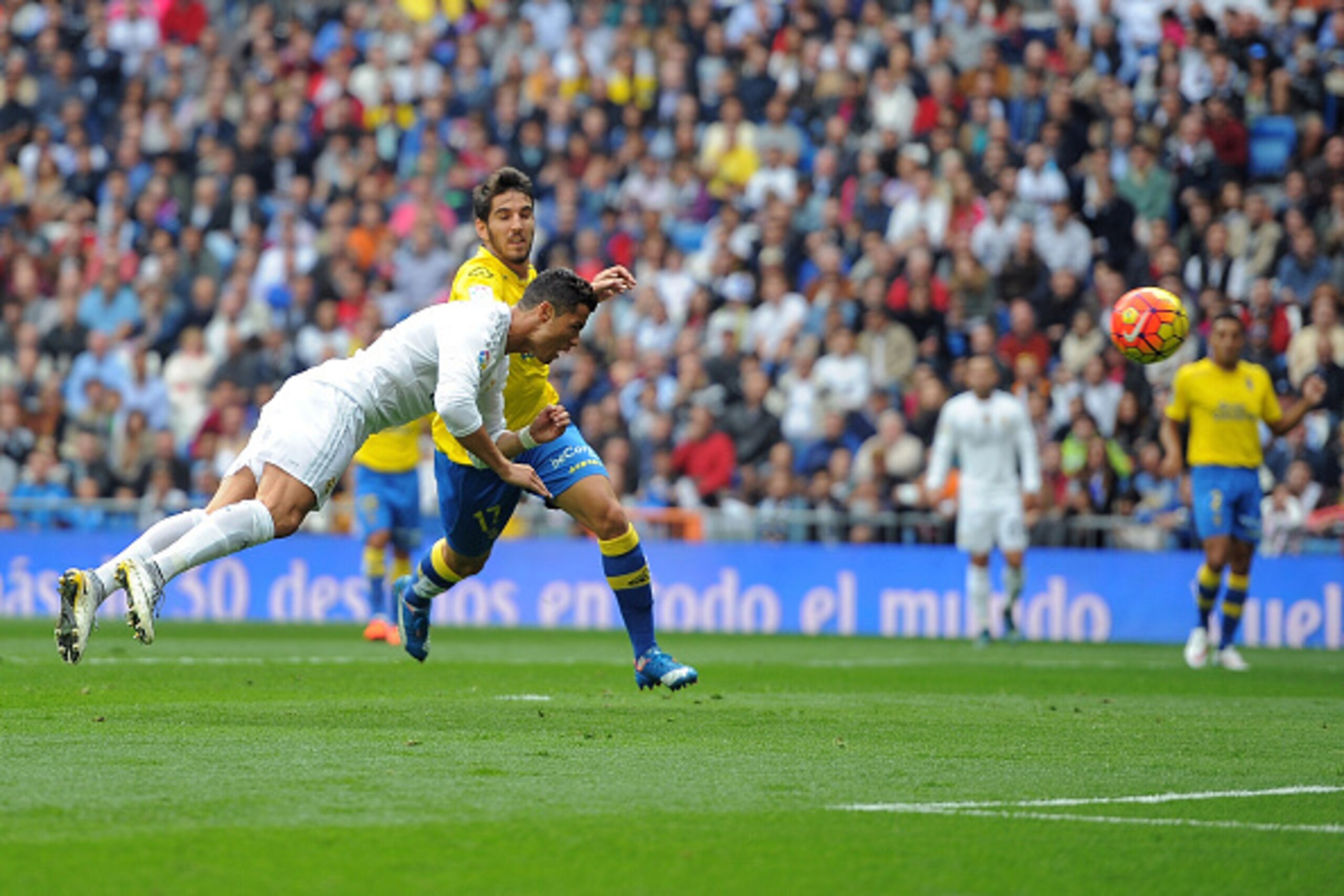 MADRID, SPAIN - OCTOBER 31: Cristiano Ronaldo of Real Madrid scores his team's 2nd goal during the La Liga match between Real Madrid CF and UD Las Palmas at Estadio Santiago Bernabeu on October 31, 2015 in Madrid, Spain. (Photo by Denis Doyle/Getty Imag MADRID, SPAIN - OCTOBER 31: Cristiano Ronaldo of Real Madrid scores his team's 2nd goal during the La Liga match between Real Madrid CF and UD Las Palmas at Estadio Santiago Bernabeu on October 31, 2015 in Madrid, Spain. (Photo by Denis Doyle/Getty Imag