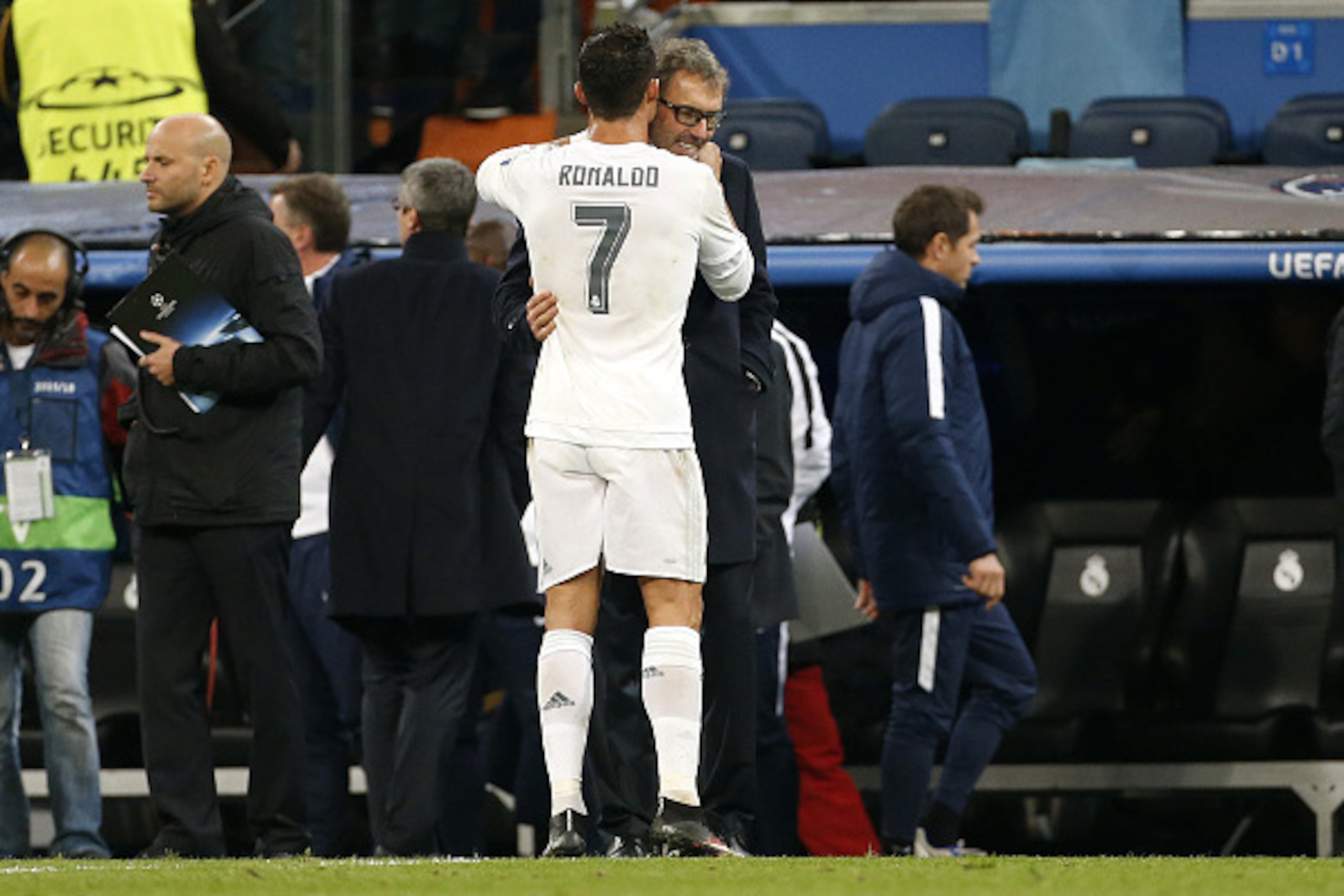 MADRID, SPAIN - NOVEMBER 3: Cristiano Ronaldo of Real Madrid talks to coach of PSG Laurent Blanc after the UEFA Champions League match between Real Madrid and Paris Saint-Germain (PSG) at Santiago Bernabeu stadium on November 3, 2015 in Madrid, Spain. (Ph