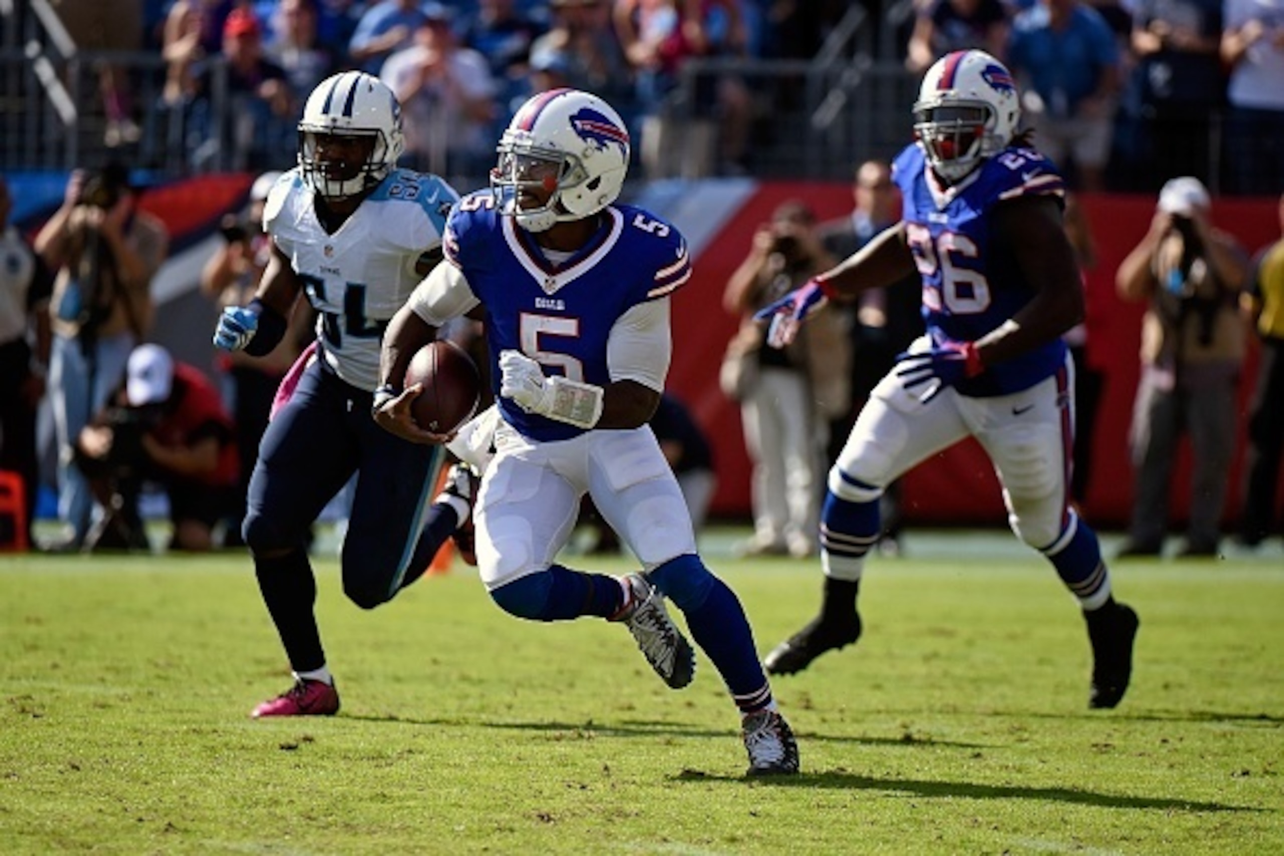 NASHVILLE, TN - OCTOBER 11:  Quarterback Tyrod Taylor #5 of the Buffalo Bills plays against the Tennessee Titans during a game at Nissan Stadium on October 11, 2015 in Nashville, Tennessee.  (Photo by Frederick Breedon/Getty Images)