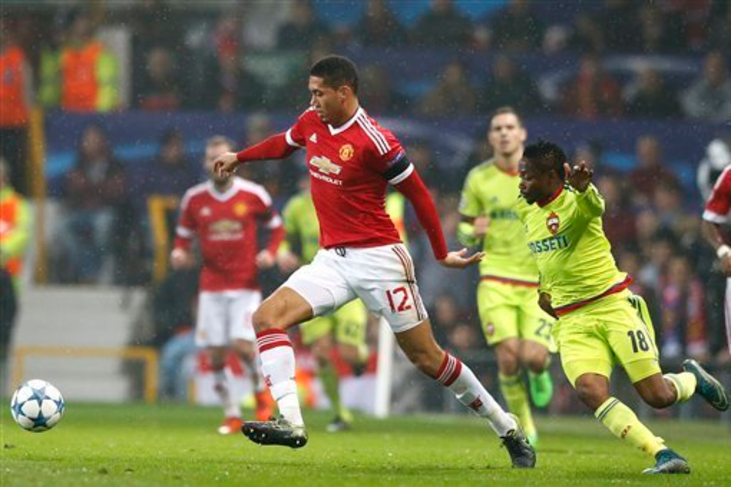 Smalling fends of Ahmed Musa against CSKA Moscow