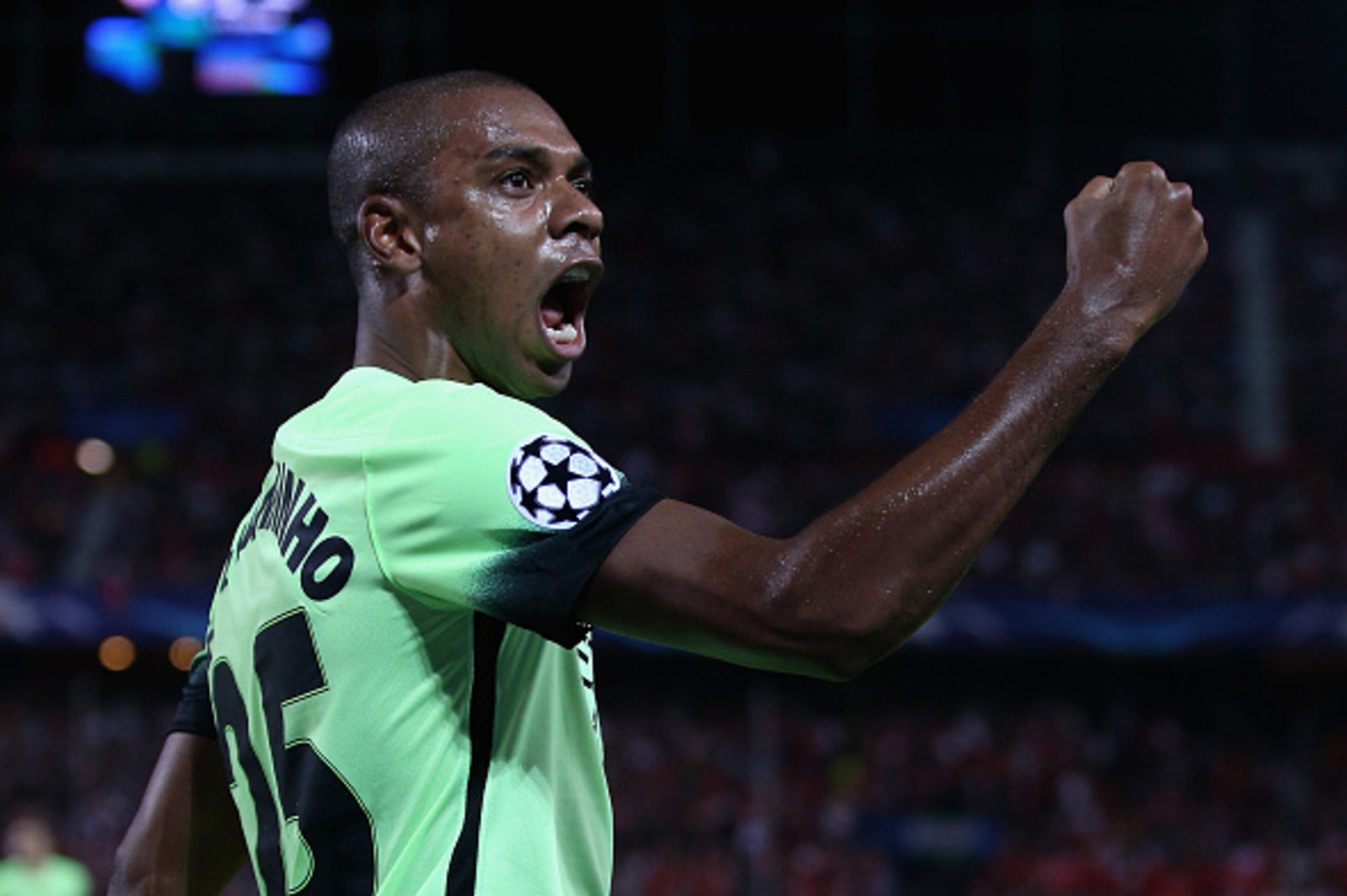 SEVILLE, SPAIN - NOVEMBER 03:  Fernandinho of Manchester City celebrates as he scores their second during the UEFA Champions League Group D match between Sevilla FC and Manchester City FC at Estadio Ramon Sanchez Pizjuan on November 3, 2015 in Seville, Sp