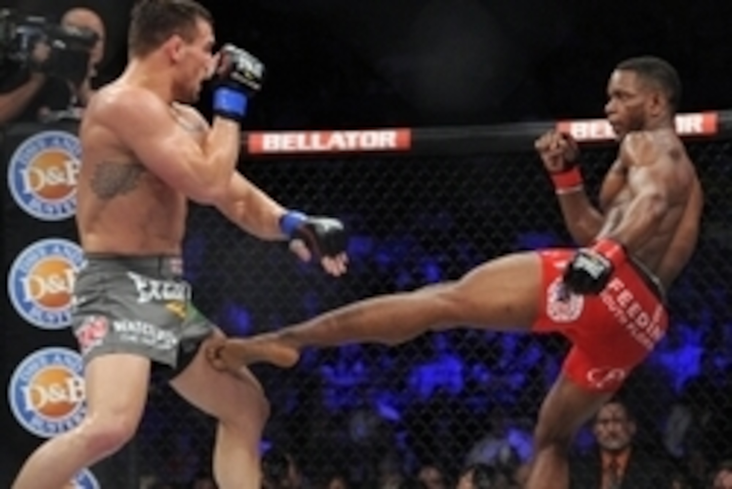 May 17, 2014; Southaven, MS, USA; Will Brooks fights against Michael Chandler during a Bellator interim lightweight world championship bout during BFC 120 at Landers Center. Will Brooks defeats Michael Chandler by submission. Mandatory Credit: Justin Ford May 17, 2014; Southaven, MS, USA; Will Brooks fights against Michael Chandler during a Bellator interim lightweight world championship bout during BFC 120 at Landers Center. Will Brooks defeats Michael Chandler by submission. Mandatory Credit: Justin Ford