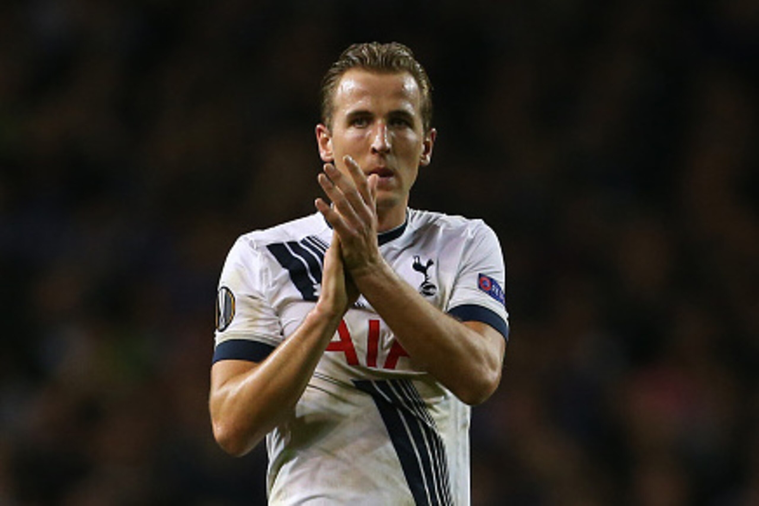 LONDON, ENGLAND - NOVEMBER 05:  Harry Kane of Tottenham Hotspur applauds after the UEFA Europa League match between Tottenham Hotspur and RSC Anderlecht on November 5, 2015 in London, United Kingdom.  (Photo by Catherine Ivill - AMA/Getty Images)