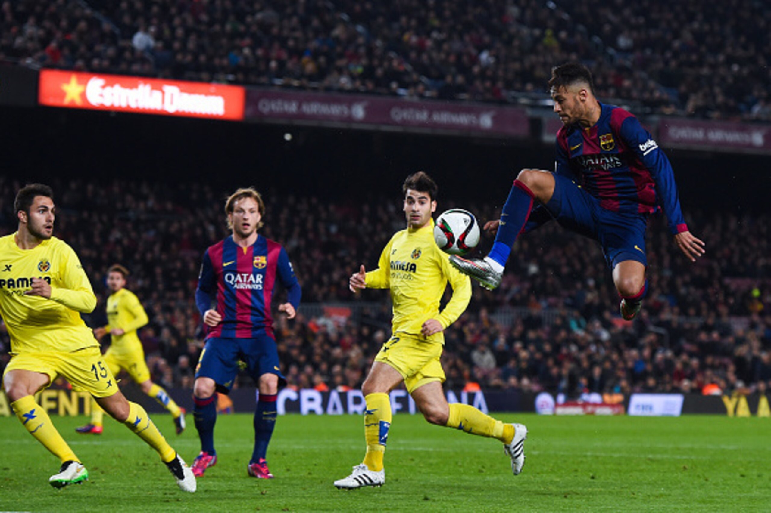 BARCELONA, SPAIN - FEBRUARY 11:  Neymar of FC Barcelona controls the ball during the Copa del Rey Semi-Final first leg match between FC Barcelona and Villarreal CF at Camp Nou on February 11, 2015 in Barcelona, Spain.  (Photo by David Ramos/Getty Images)