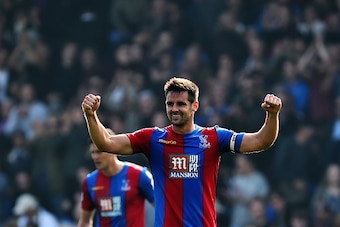LONDON, ENGLAND - OCTOBER 03:  Scott Dann of Crystal Palace celebrates at the end of the Barclays Premier League match between Crystal Palace and West Bromwich Albion at Selhurst Park on October 3, 2015 in London, United Kingdom.  (Photo by Justin Setterf