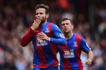 LONDON, ENGLAND - OCTOBER 17:  Yohan Cabaye of Crystal Palace celebrates scoring his team's first goal from the penalty spot during the Barclays Premier League match between Crystal Palace and West Ham United at Selhurst Park on October 17, 2015 in London