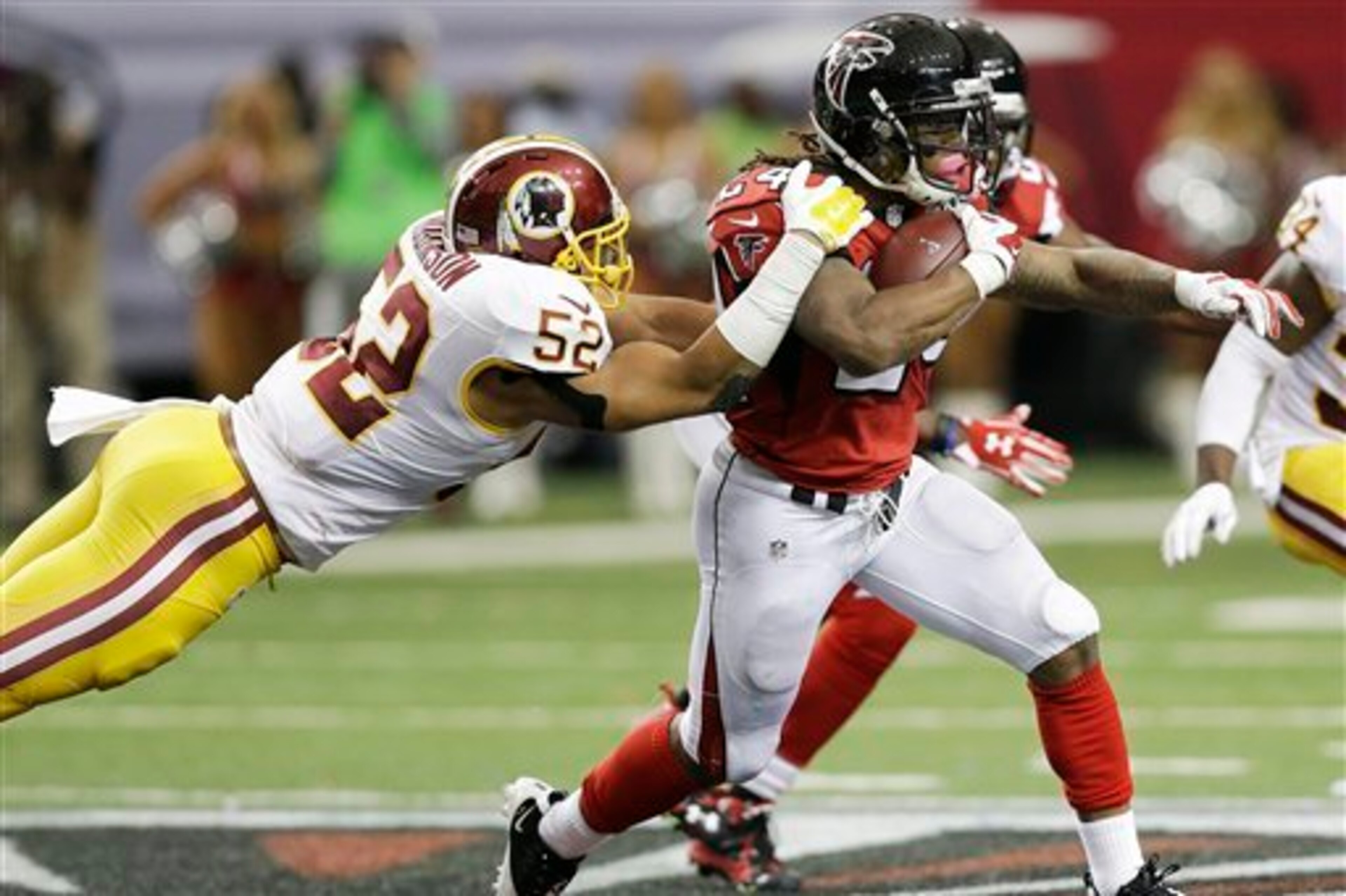 As Washington's top cover linebacker, Robinson will be tasked with containing Lewis.