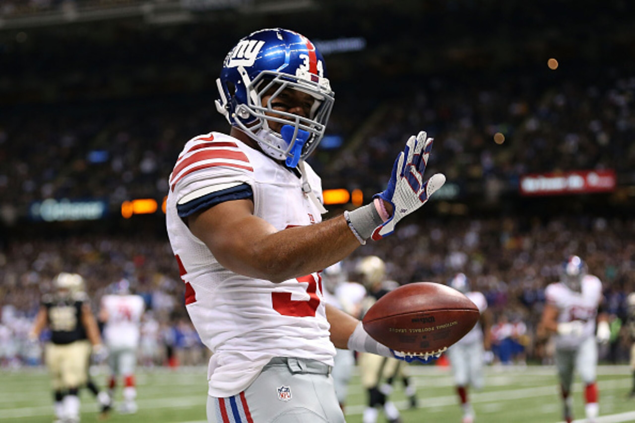 NEW ORLEANS, LA - NOVEMBER 01:  Shane Vereen #34 of the New York Giants celebrates a touchdown during the second quarter of a game against the New Orleans Saints at the Mercedes-Benz Superdome on November 1, 2015 in New Orleans, Louisiana.  (Photo by Chri