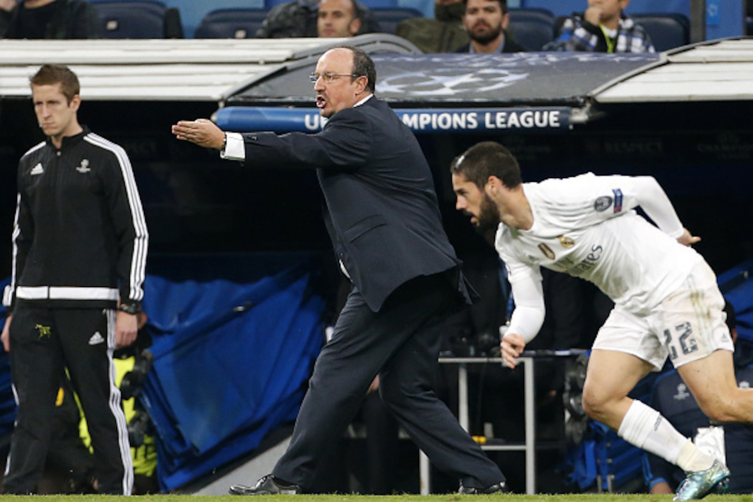 MADRID, SPAIN - NOVEMBER 3: Coach of Real Madrid Rafael Benitez reacts during the UEFA Champions League match between Real Madrid and Paris Saint-Germain (PSG) at Santiago Bernabeu stadium on November 3, 2015 in Madrid, Spain. (Photo by Jean Catuffe/Getty