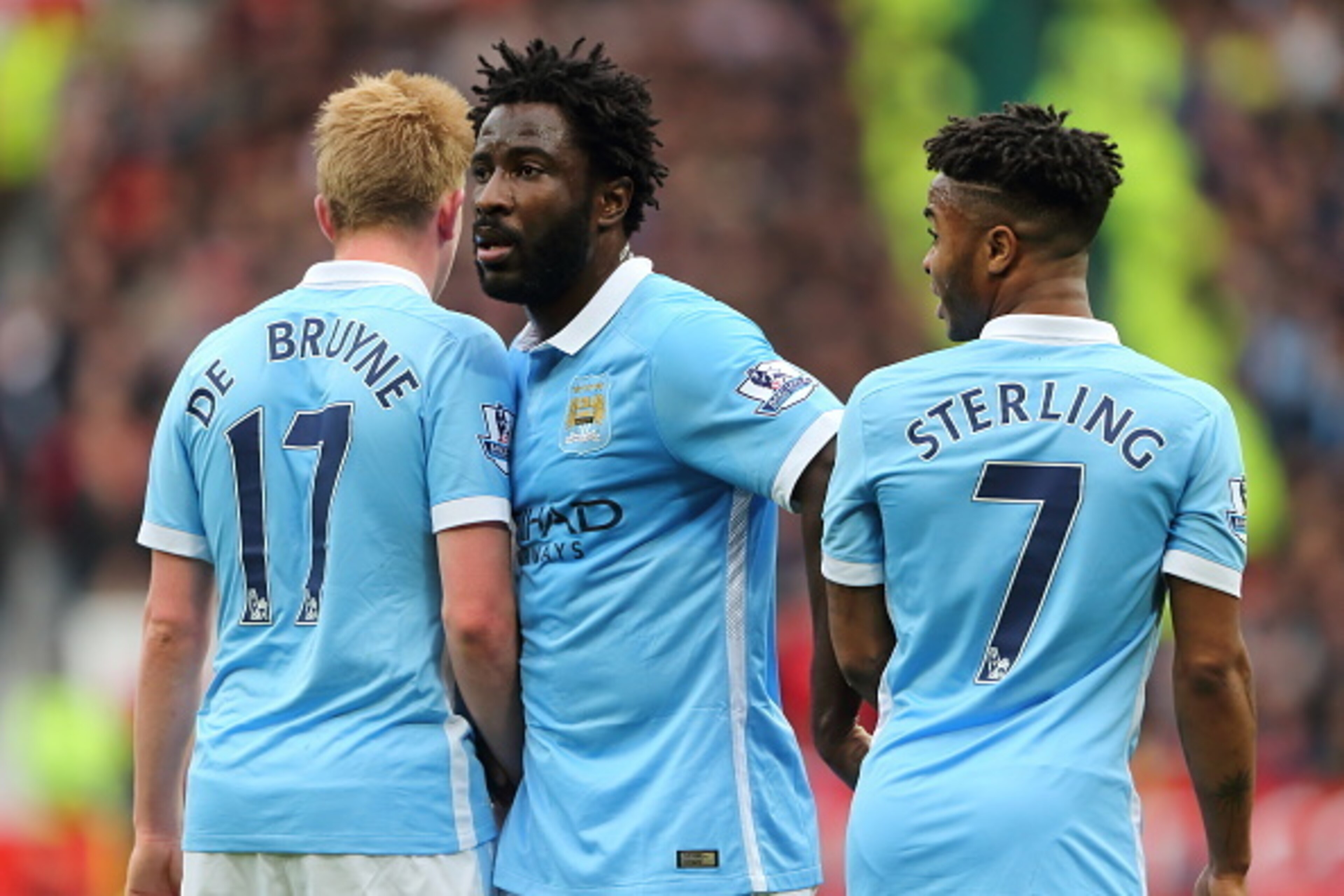 MANCHESTER, ENGLAND - OCTOBER 25: Kevin De Bruyne, Wilfried Bony and Raheem Sterling of Manchester City in the defence wall during the Barclays Premier League match between Manchester United and Manchester City at Old Trafford on October 25, 2015 in Man MANCHESTER, ENGLAND - OCTOBER 25: Kevin De Bruyne, Wilfried Bony and Raheem Sterling of Manchester City in the defence wall during the Barclays Premier League match between Manchester United and Manchester City at Old Trafford on October 25, 2015 in Man