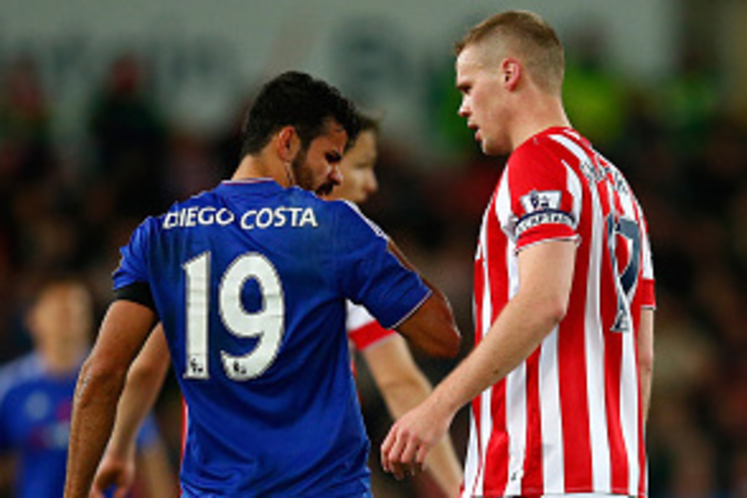 STOKE ON TRENT, ENGLAND - NOVEMBER 07: Diego Costa of Chelsea and Ryan Shawcross of Stoke City argue during the Barclays Premier League match between Stoke City and Chelsea at Britannia Stadium on November 7, 2015 in Stoke on Trent, England. (Photo by L STOKE ON TRENT, ENGLAND - NOVEMBER 07: Diego Costa of Chelsea and Ryan Shawcross of Stoke City argue during the Barclays Premier League match between Stoke City and Chelsea at Britannia Stadium on November 7, 2015 in Stoke on Trent, England. (Photo by L