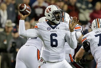COLLEGE STATION, TX - NOVEMBER 07:  Jeremy Johnson #6 of the Auburn Tigers throws a pass in the first half at Kyle Field on November 7, 2015 in College Station, Texas.  (Photo by Bob Levey/Getty Images)