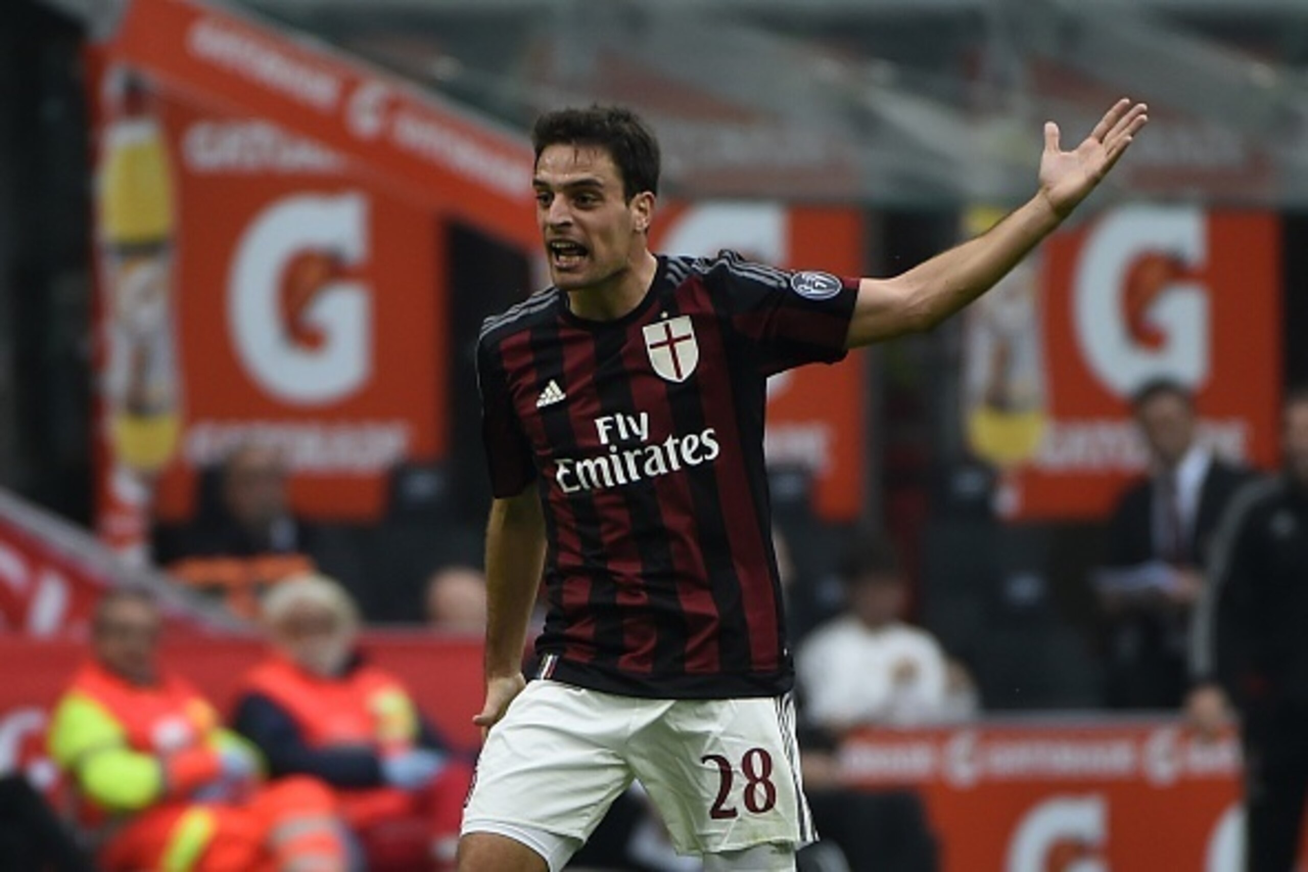 AC Milan's midfielder from Italy Giacomo Bonaventura reacts after Sassuolo scores during the Italian Serie A football match AC Milan vs Sassuolo on October 25, 2015 at the San Siro Stadium stadium in Milan. AFP PHOTO / OLIVIER MORIN        (Photo credit s