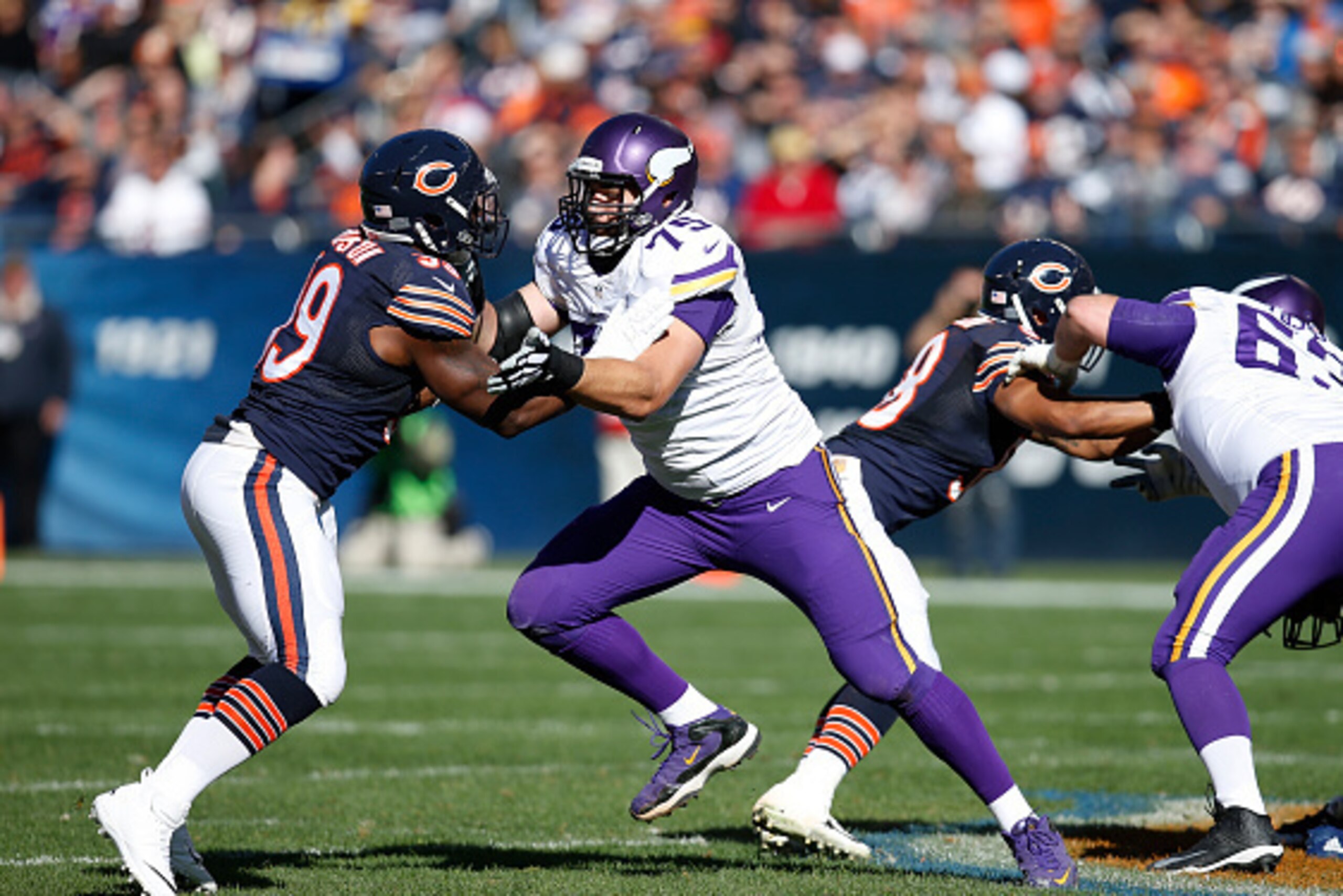 CHICAGO, IL - NOVEMBER 1: Matt Kalil #75 of the Minnesota Vikings in action during a game against the Chicago Bears at Soldier Field on November 1, 2015 in Chicago, Illinois. The Vikings defeated the Bears 23-20. (Photo by Joe Robbins/Getty Images)