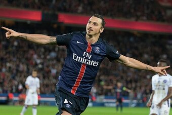 PARIS, FRANCE - NOVEMBER 07:  Zlatan Ibrahimovic  of Paris Saint-Germain celebrate his first goal during the French  Ligue 1 between Paris Saint-Germain and Toulouse FC at Parc Des Princes on november 7, 2015 in Paris, France.  (Photo by Xavier Laine/Gett