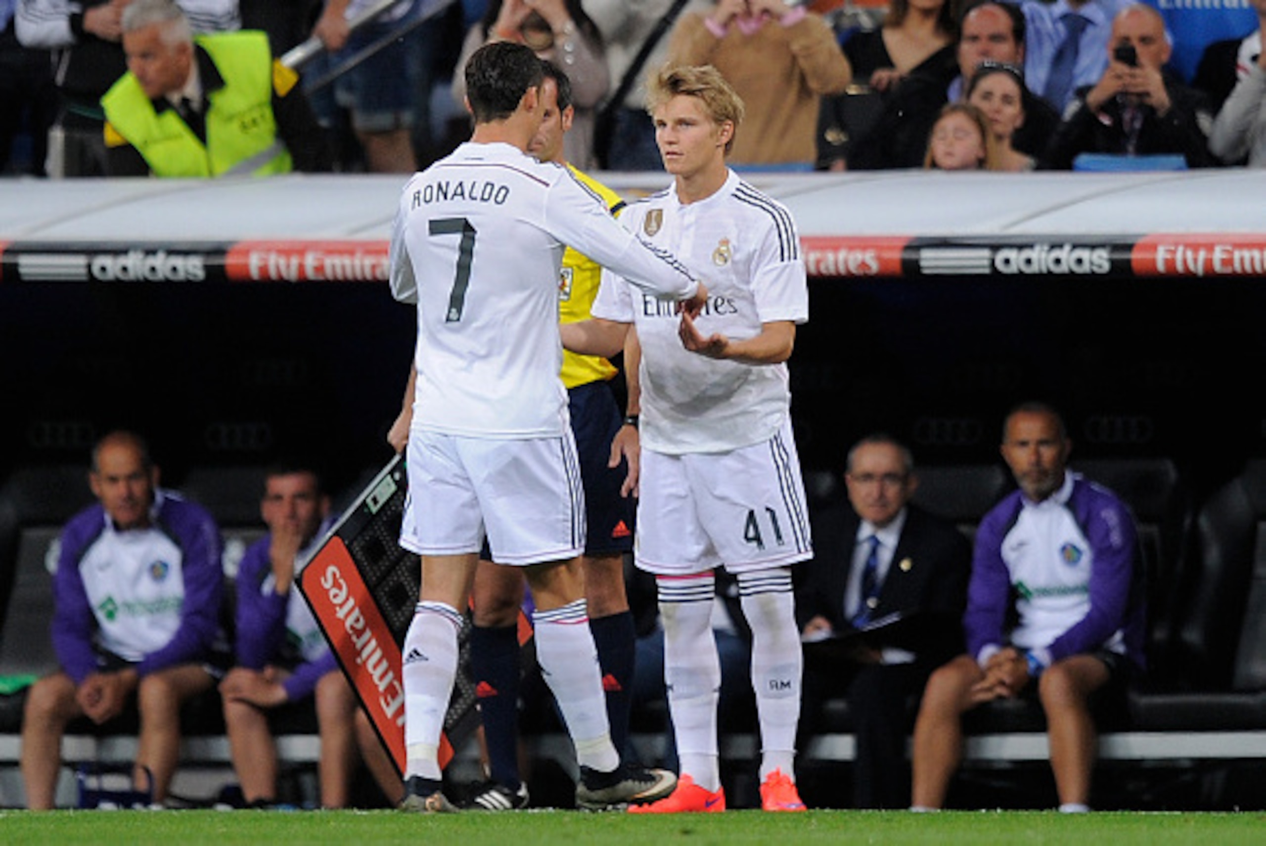 MADRID, SPAIN - MAY 23:  Martin Odegaard of Real Madrid comes on for Cristiano Ronaldo during the La Liga match between Real Madrid CF and Getafe CF at Estadio Santiago Bernabeu on May 23, 2015 in Madrid, Spain.  (Photo by Denis Doyle/Getty Images)