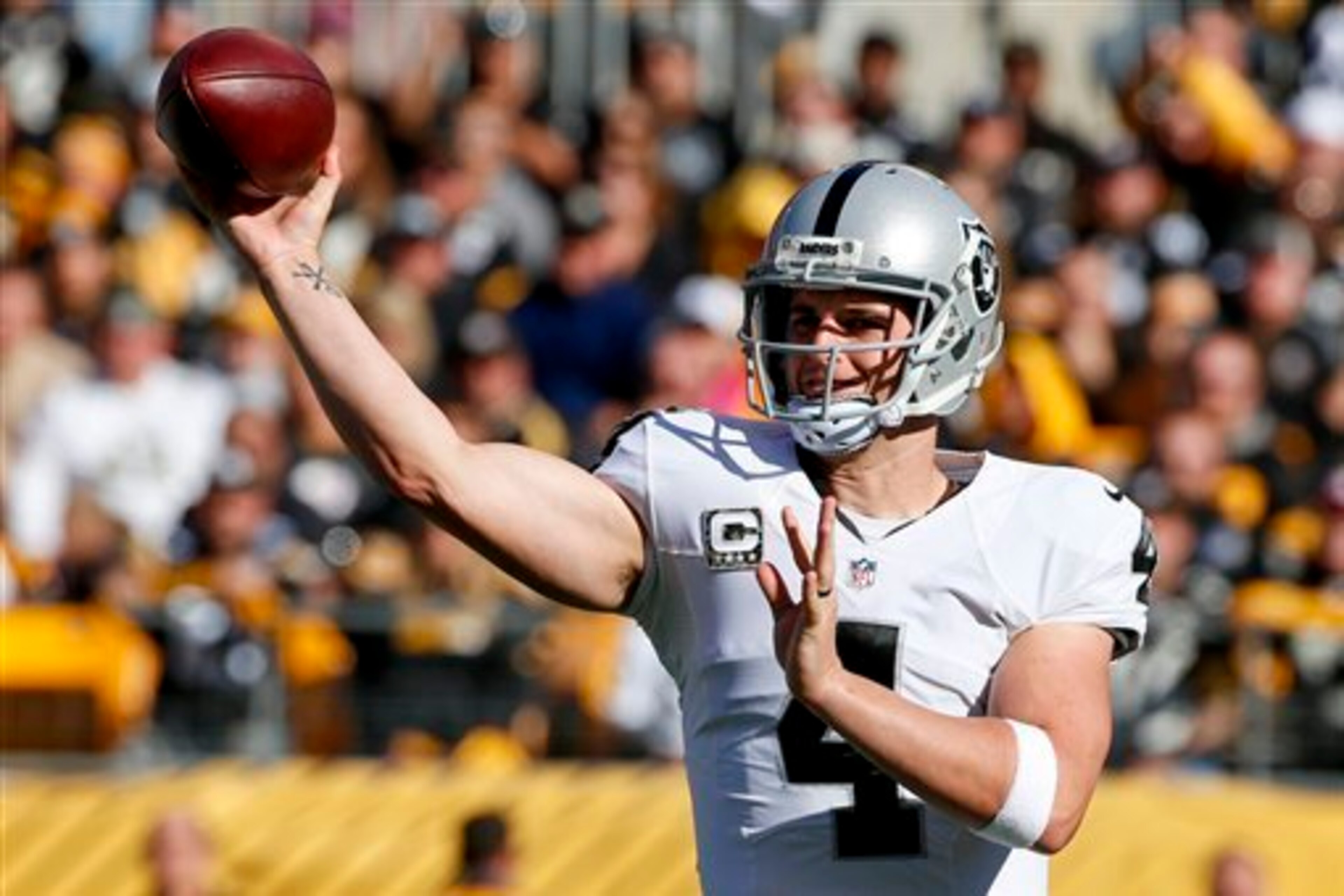 Derek Carr continues to produce at an elite fantasy clip.