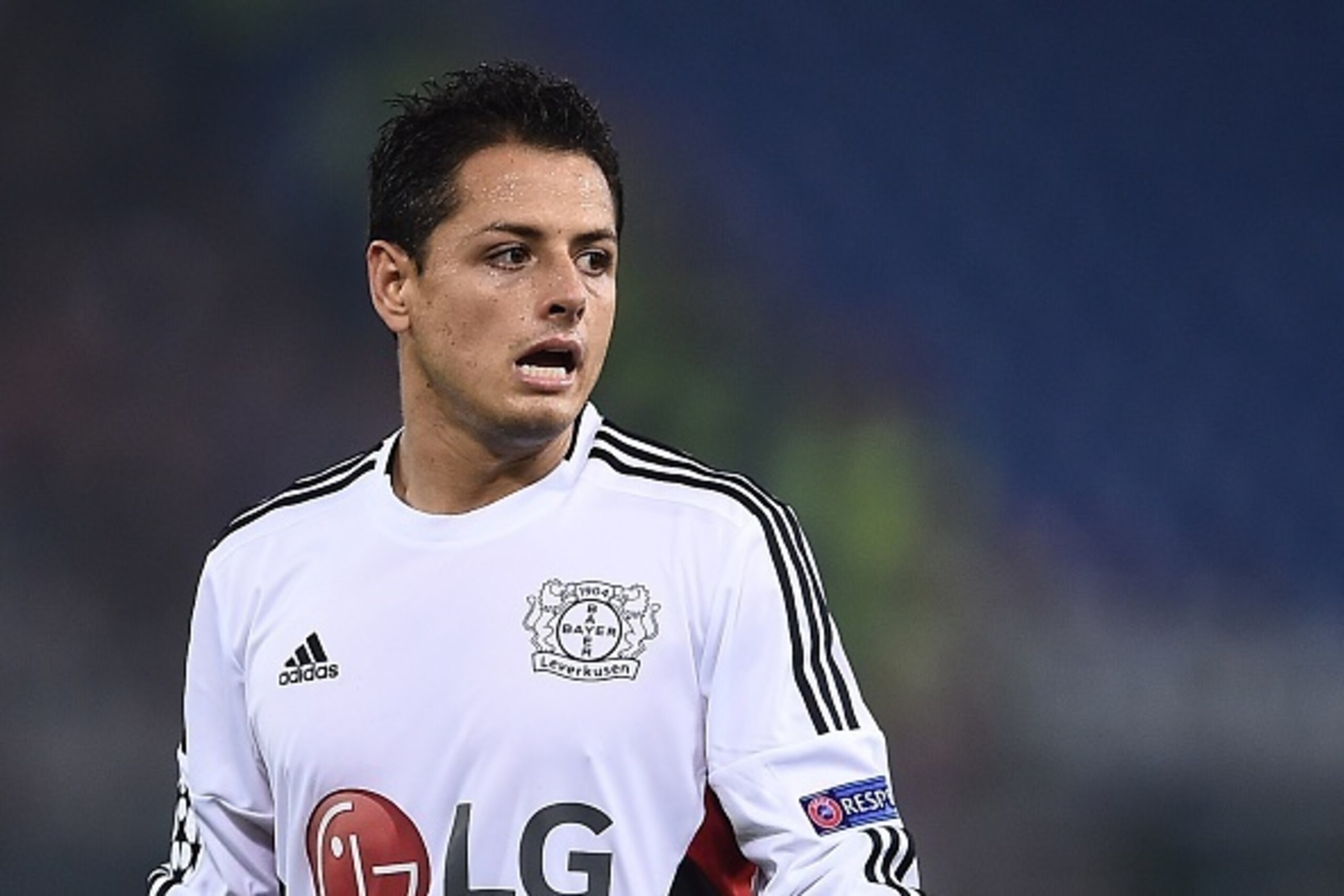 Leverkusen's Mexican forward Javier Hernandez 'Chicharito' looks on during the UEFA Champions League football match AS Roma vs Bayer Leverkusen on November 4, 2015 at the Olympic stadium in Rome.   AFP PHOTO / FILIPPO MONTEFORTE        (Photo credit shoul