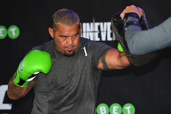 MELBOURNE, AUSTRALIA - NOVEMBER 12:  Mark Hunt of New Zealand holds an open workout for fans and media at Federation Square on November 12, 2015 in Melbourne, Australia. (Photo by Josh Hedges/Zuffa LLC/Zuffa LLC via Getty Images)