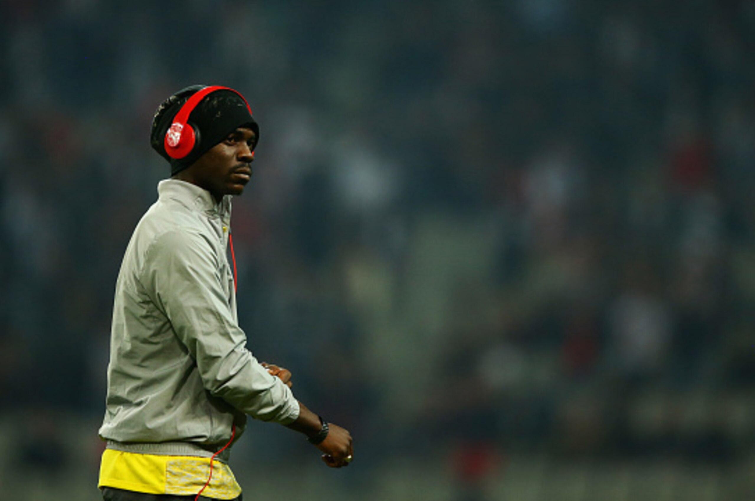ISTANBUL, TURKEY - FEBRUARY 26:  Mario Balotelli of Liverpool walks on the pitch prior to the UEFA Europa League Round of 32 second leg match between Besiktas JK and Liverpool FC on February 26, 2015 in Istanbul, Turkey.  (Photo by Richard Heathcote/Getty