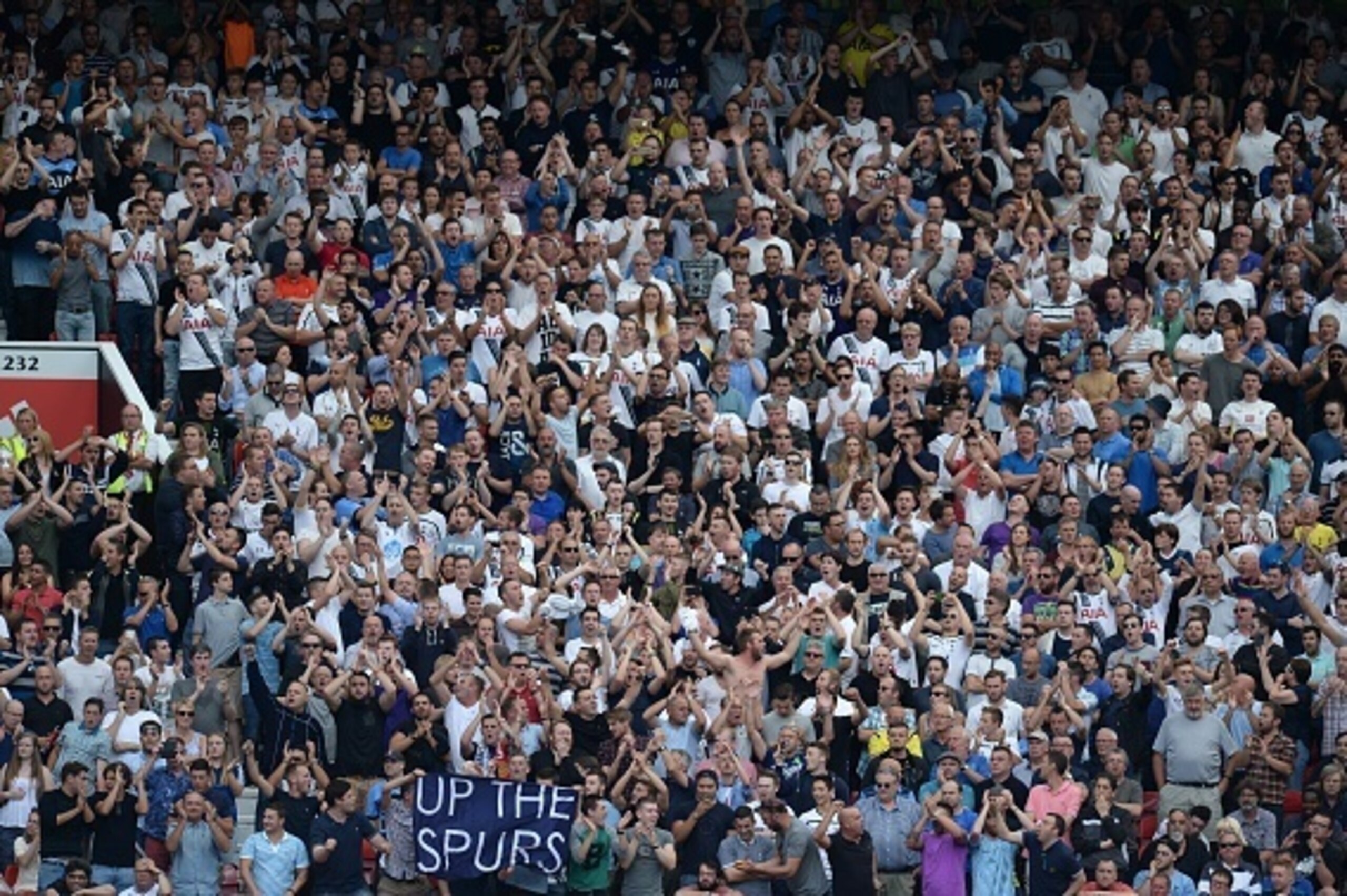 Tottenham Hotspur supporters in the crowd during the English Premier League football match between Manchester United and Tottenham Hotspur at Old Trafford in Manchester, north west England, on August 8, 2015. AFP PHOTO / OLI SCARFF
RESTRICTED TO EDITORIA Tottenham Hotspur supporters in the crowd during the English Premier League football match between Manchester United and Tottenham Hotspur at Old Trafford in Manchester, north west England, on August 8, 2015. AFP PHOTO / OLI SCARFF
RESTRICTED TO EDITORIA