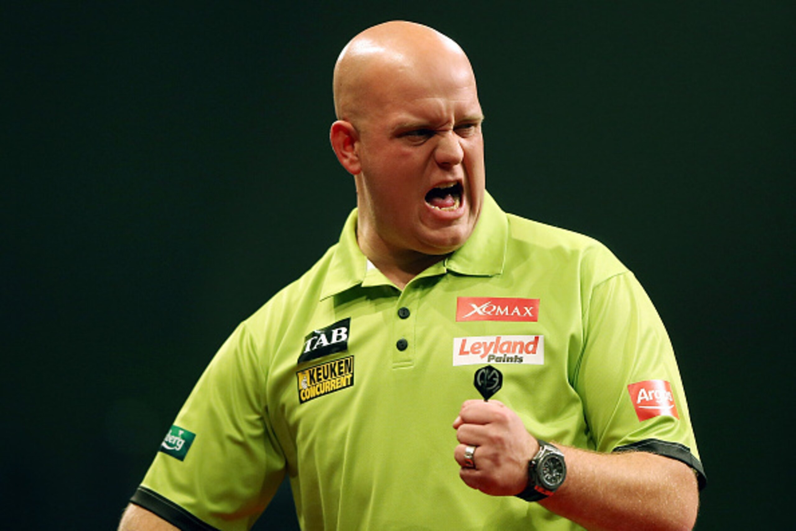 AUCKLAND, NEW ZEALAND - AUGUST 29: Michael Van Gerwen celebrates during the Auckland Darts Masters at The Trusts Arena on August 29, 2015 in Auckland, New Zealand.  (Photo by Michael Bradley/Getty Images)