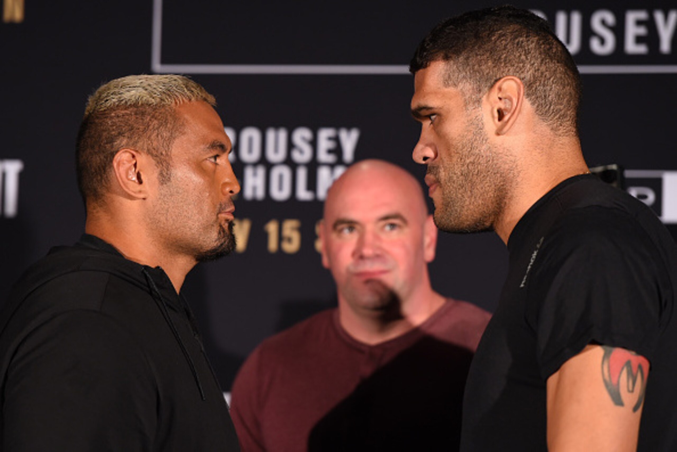 MELBOURNE, AUSTRALIA - NOVEMBER 13:  (L-R) Opponents Mark Hunt of New Zealand and Antonio 'Bigfoot' Silva of Brazil face off during the UFC 193 Ultimate Media Day festivities at Etihad Stadium on November 13, 2015 in Melbourne, Australia. (Photo by Josh H