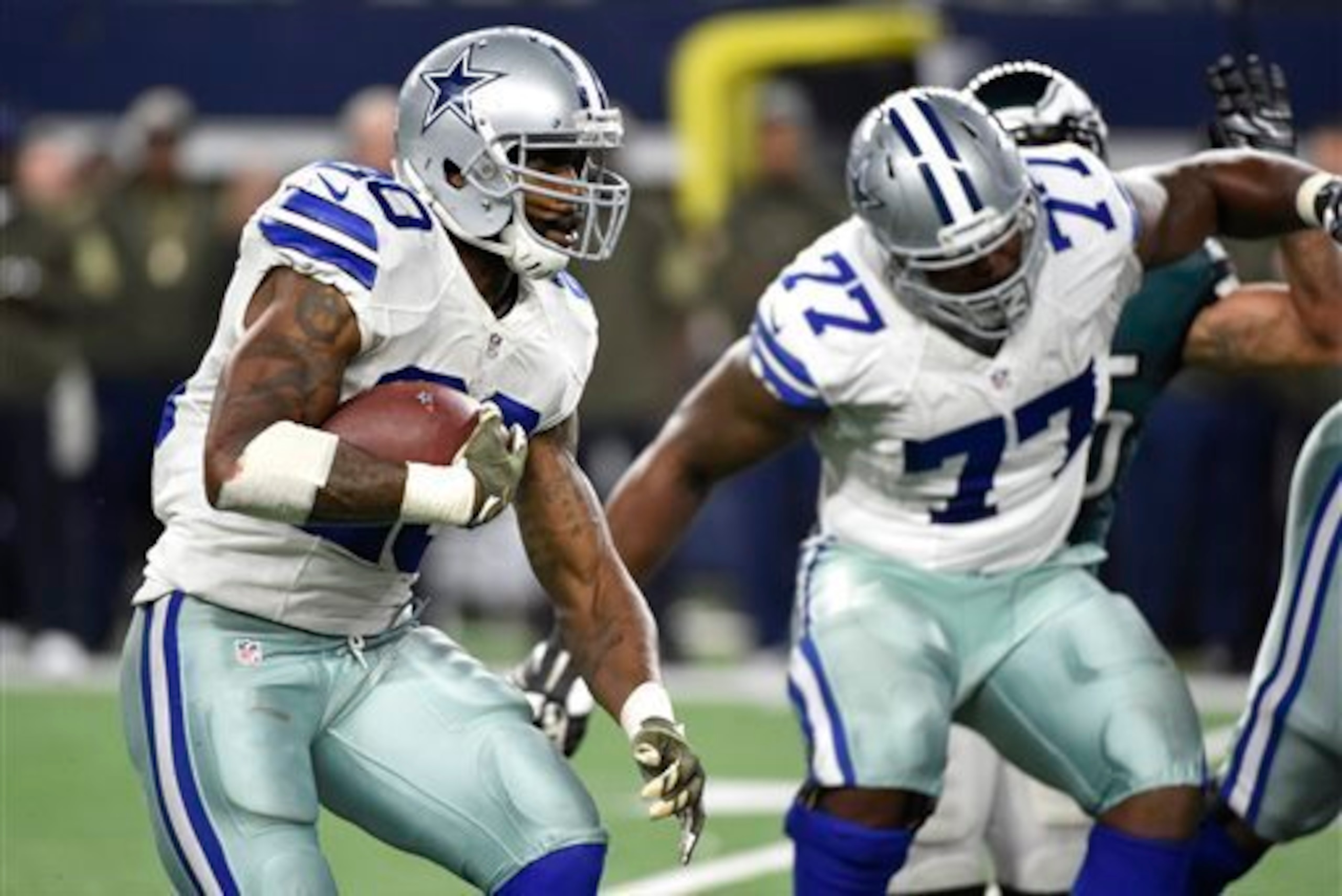 Darren McFadden is having plenty of success on the ground behind the Cowboys' dominant offensive line.
