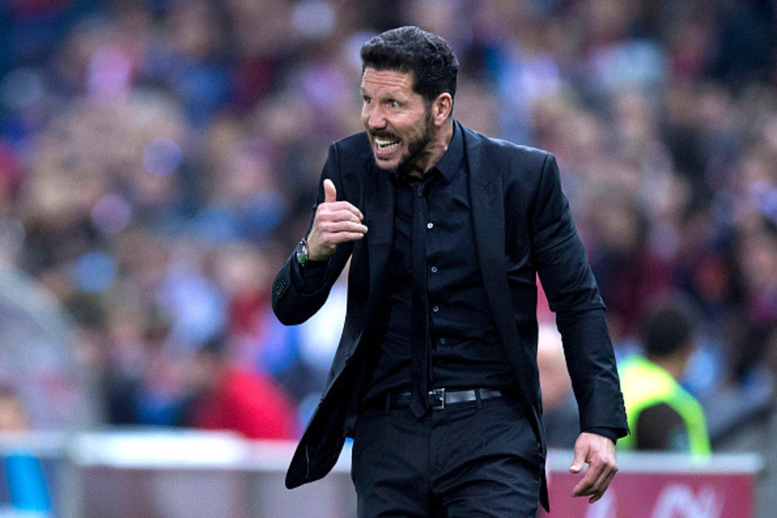 MADRID, SPAIN - NOVEMBER 08: Head coach Diego Pablo Simeone of Atletico de Madrid gives instructions during the La Liga mathc bewteen Club Atletico de Madrid and Real Sporting de Gijon at Vicente Calderon Stadium on November 8, 2015 in Madrid, Spain. (P MADRID, SPAIN - NOVEMBER 08: Head coach Diego Pablo Simeone of Atletico de Madrid gives instructions during the La Liga mathc bewteen Club Atletico de Madrid and Real Sporting de Gijon at Vicente Calderon Stadium on November 8, 2015 in Madrid, Spain. (P