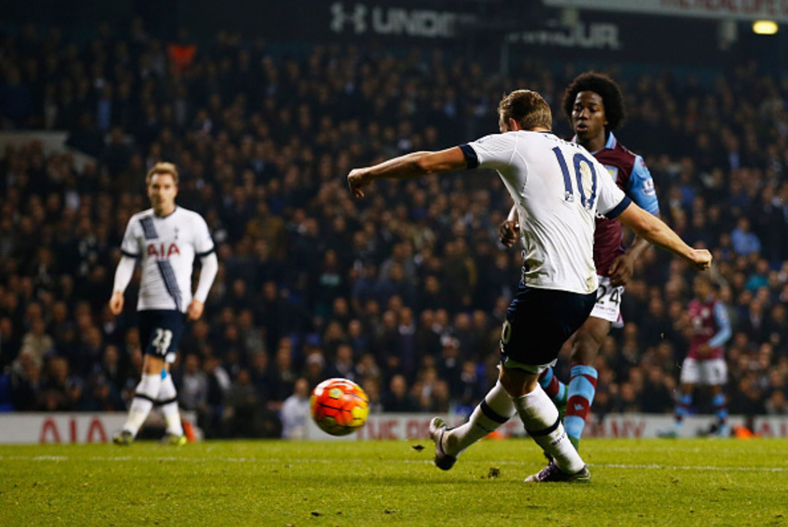 LONDON, ENGLAND - NOVEMBER 02:  Harry Kane of Tottenham Hotspur scores their third goal during the Barclays Premier League match between Tottenham Hotspur and Aston Villa at White Hart Lane on November 2, 2015 in London, England.  (Photo by Clive Rose/Get