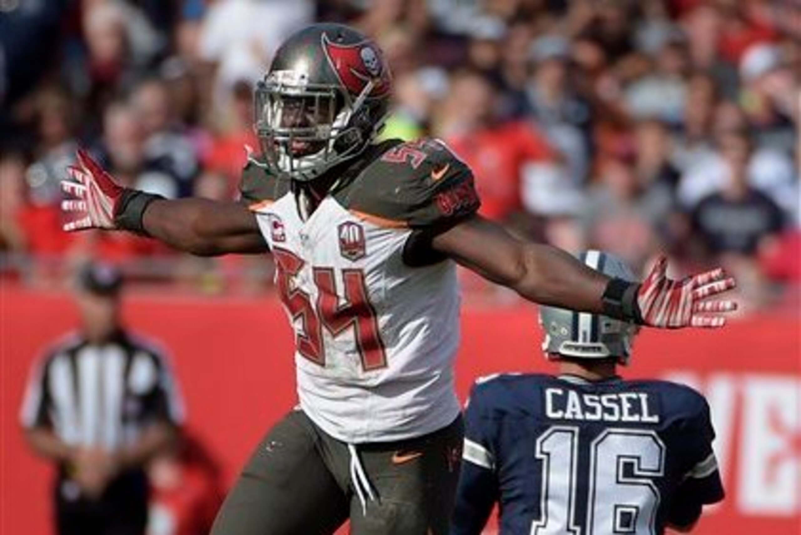 Lavonte David and the Bucs defense made big plays when they needed them most to beat Dallas.