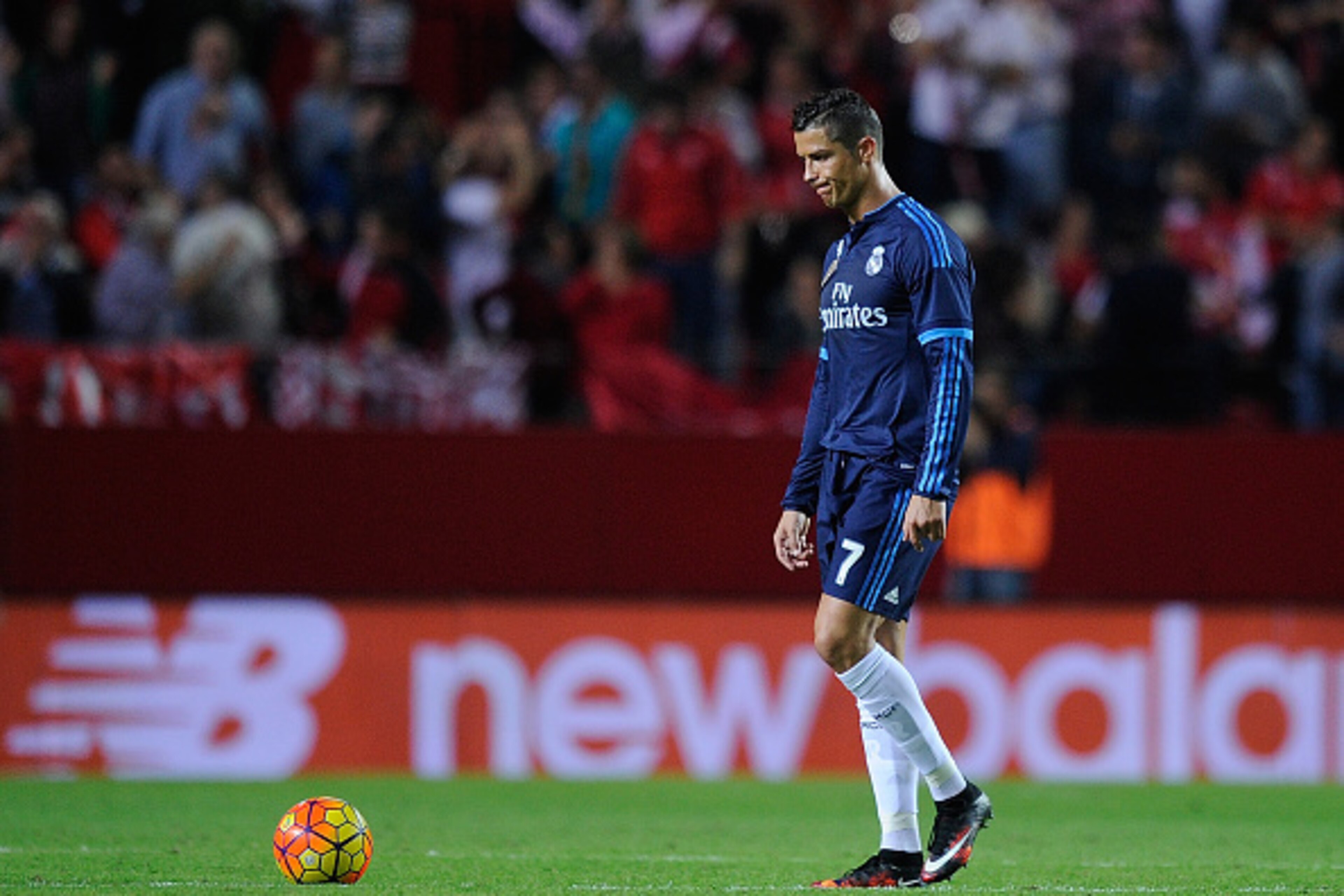 SEVILLE, SPAIN - NOVEMBER 08: Cristiano Ronaldo of Real Madrid leaves the field after losing 3-2 to Sevilla during the La Liga match between Sevilla FC and Real Madrid CF at Estadio Ramon Sanchez Pizjuan on November 8, 2015 in Seville, Spain. (Photo by SEVILLE, SPAIN - NOVEMBER 08: Cristiano Ronaldo of Real Madrid leaves the field after losing 3-2 to Sevilla during the La Liga match between Sevilla FC and Real Madrid CF at Estadio Ramon Sanchez Pizjuan on November 8, 2015 in Seville, Spain. (Photo by