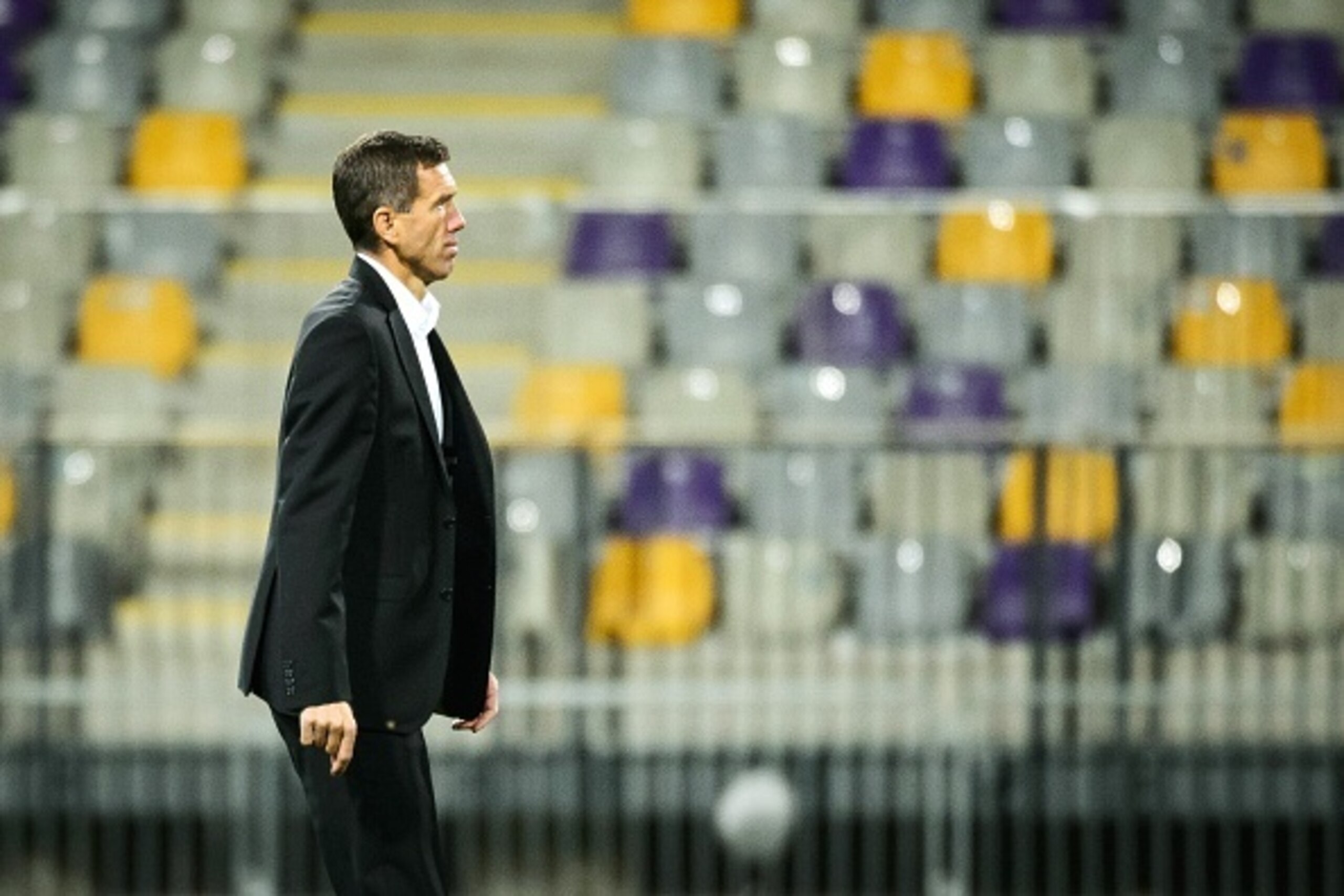Slovenia's head coach Srecko Katanec looks on during the Euro 2016 qualifying football match between Slovenia and Estonia at the Ljudski vrt stadium in Maribor on September 8, 2015. Slovenia defeated Estonia 1-0.  AFP PHOTO / JURE MAKOVEC        (Photo cr