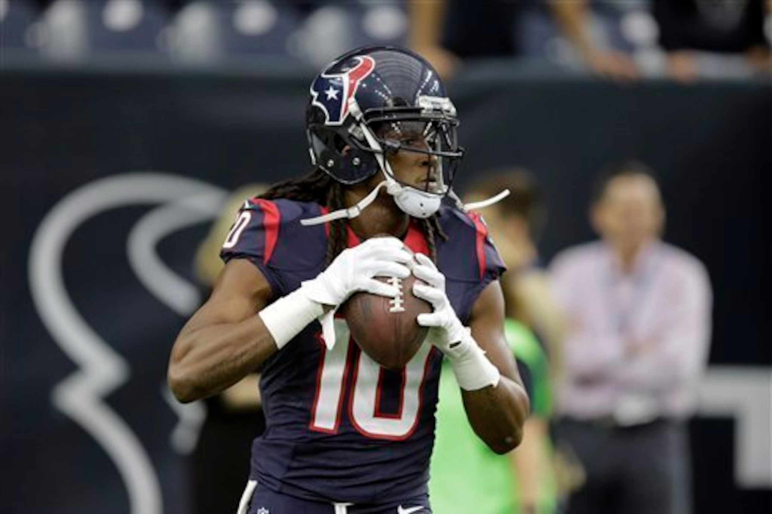 DeAndre Hopkins should run roughshod this weekend in a good matchup.