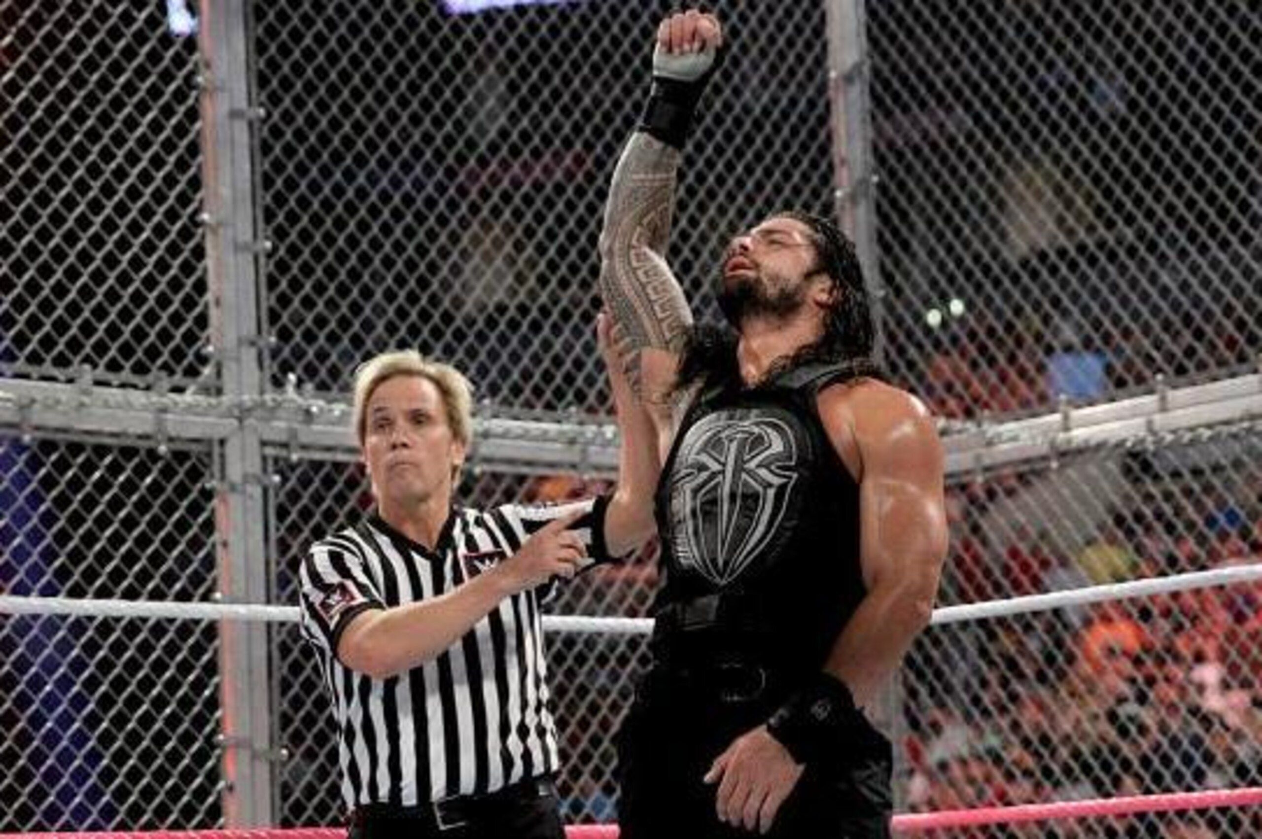 Reigns wins at Hell in a Cell Reigns wins at Hell in a Cell