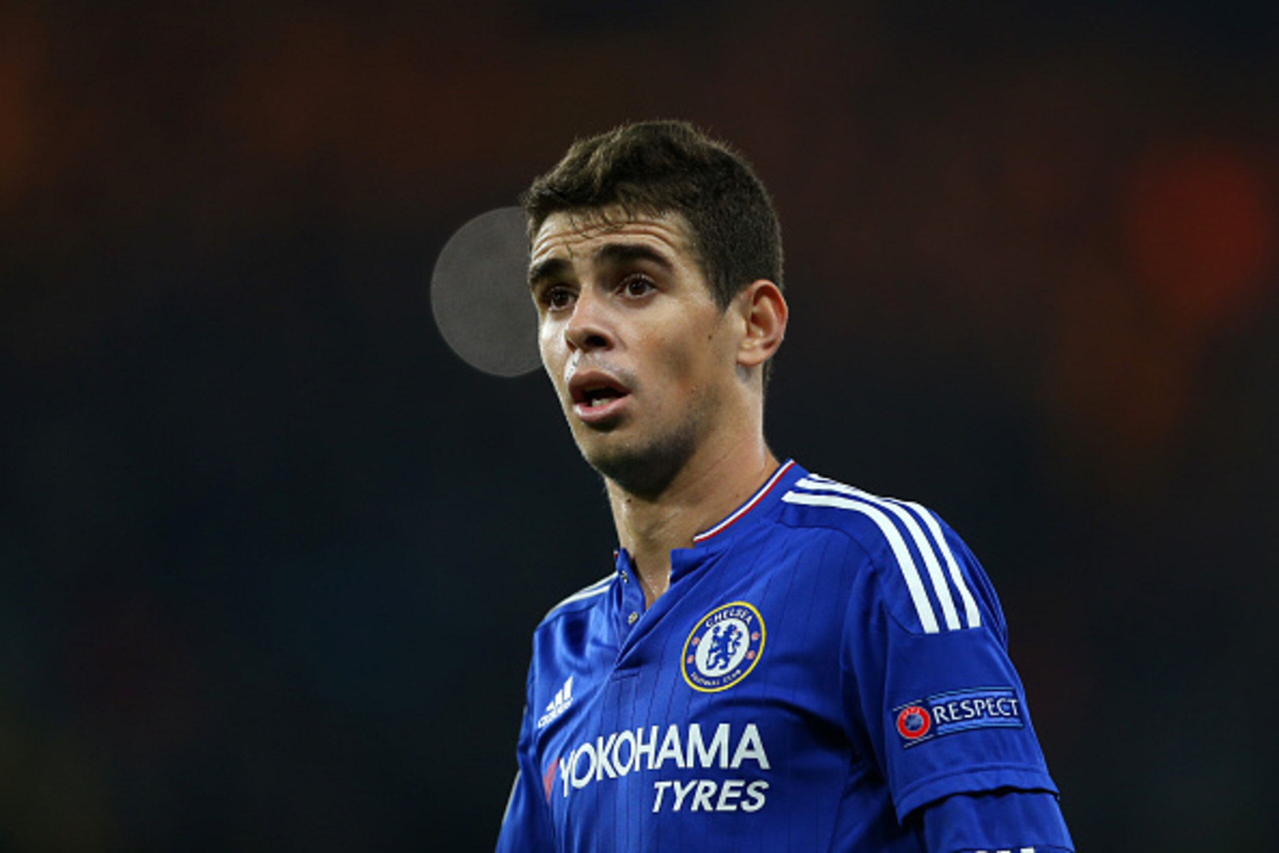 LONDON, ENGLAND - NOVEMBER 04:  Oscar of Chelsea during the UEFA Champions League Group G match between Chelsea and Dynamo Kyiv at Stamford Bridge on November 4, 2015 in London, United Kingdom.  (Photo by Catherine Ivill - AMA/Getty Images)