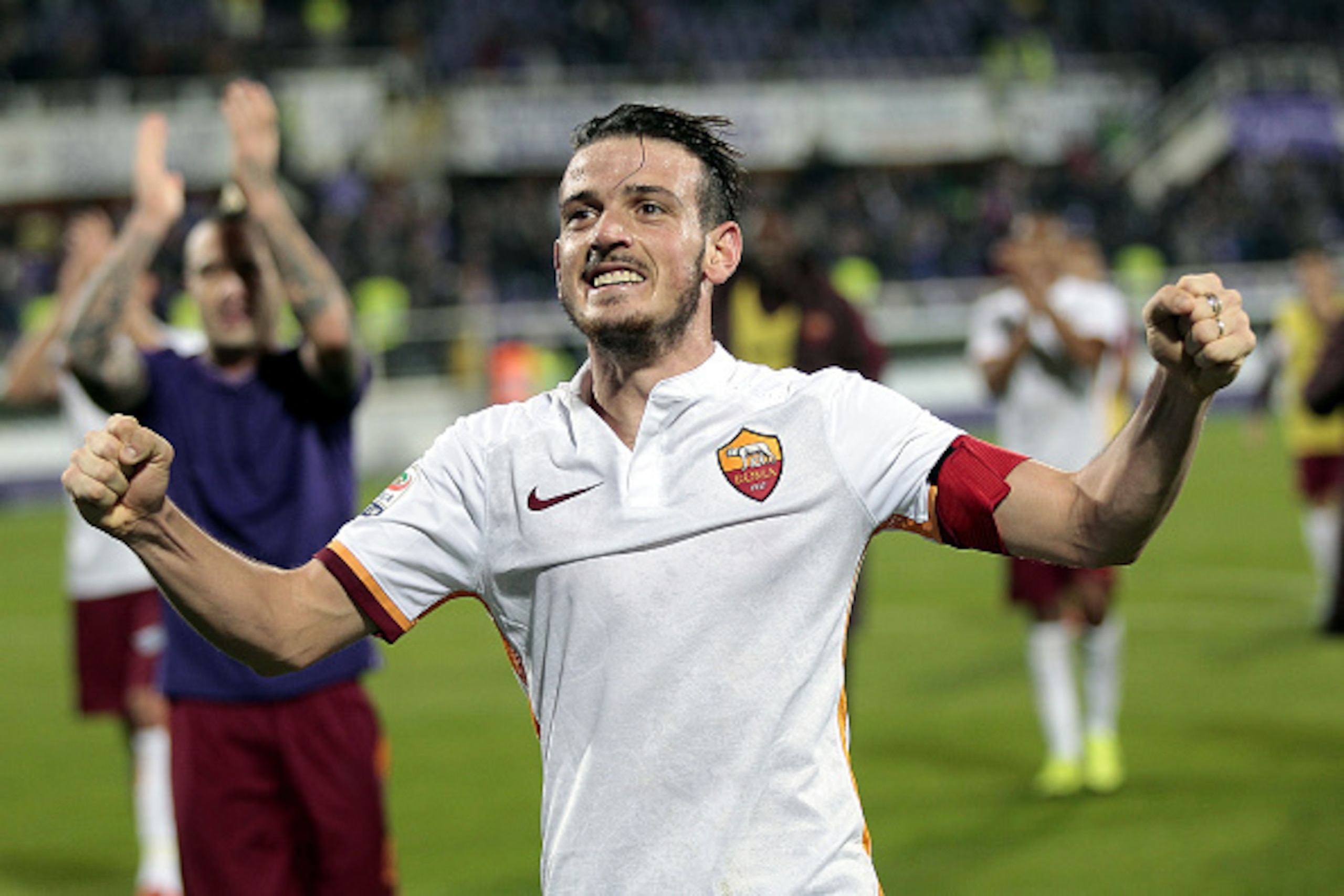 FLORENCE, ITALY - OCTOBER 25: Alessandro Florenzi of AS Roma celebrates the victory after during the Serie A match between ACF Fiorentina and AS Roma at Stadio Artemio Franchi on October 25, 2015 in Florence, Italy.  (Photo by Gabriele Maltinti/Getty Imag