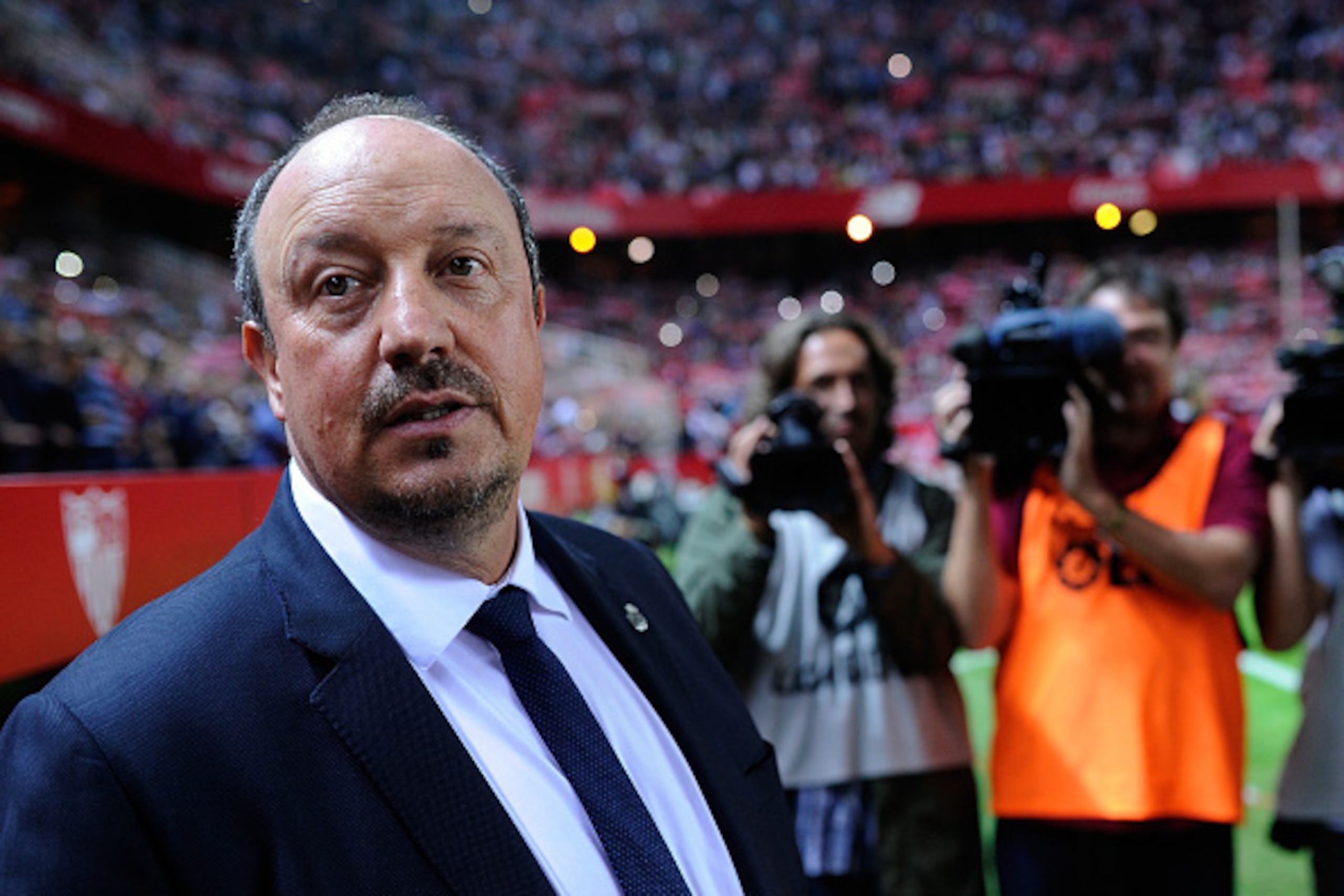 SEVILLE, SPAIN - NOVEMBER 08:  Real Madrid manager Rafa Benitez looks on before the start of the La Liga match between Sevilla FC and Real Madrid CF at Estadio Ramon Sanchez Pizjuan on November 8, 2015 in Seville, Spain.  (Photo by Denis Doyle/Getty Image