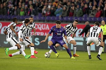 FLORENCE, ITALY - APRIL 07: Mario Gomez of ACF Fiorentina in action during the TIM cup match between ACF Fiorentina and Juventus FC at Artemio Franchi on April 7, 2015 in Florence, Italy.  (Photo by Gabriele Maltinti/Getty Images)