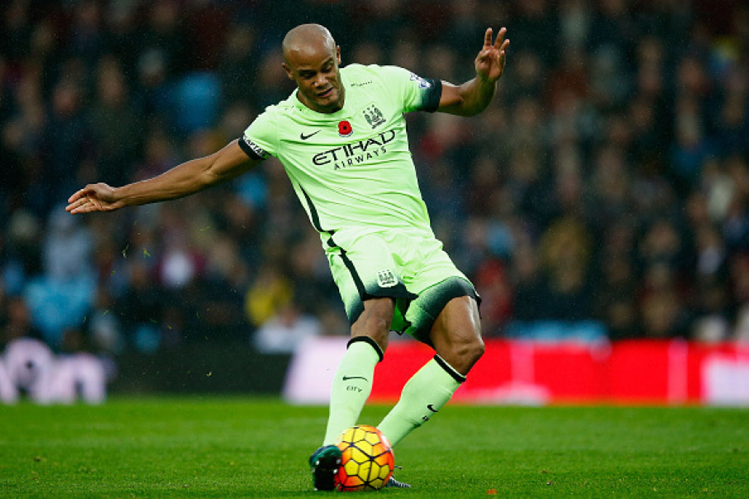 BIRMINGHAM, ENGLAND - NOVEMBER 08: Vincent Kompany of Manchester City in action during the Barclays Premier League match between Aston Villa and Manchester City at Villa Park on November 8, 2015 in Birmingham, England.  (Photo by Laurence Griffiths/Getty 
