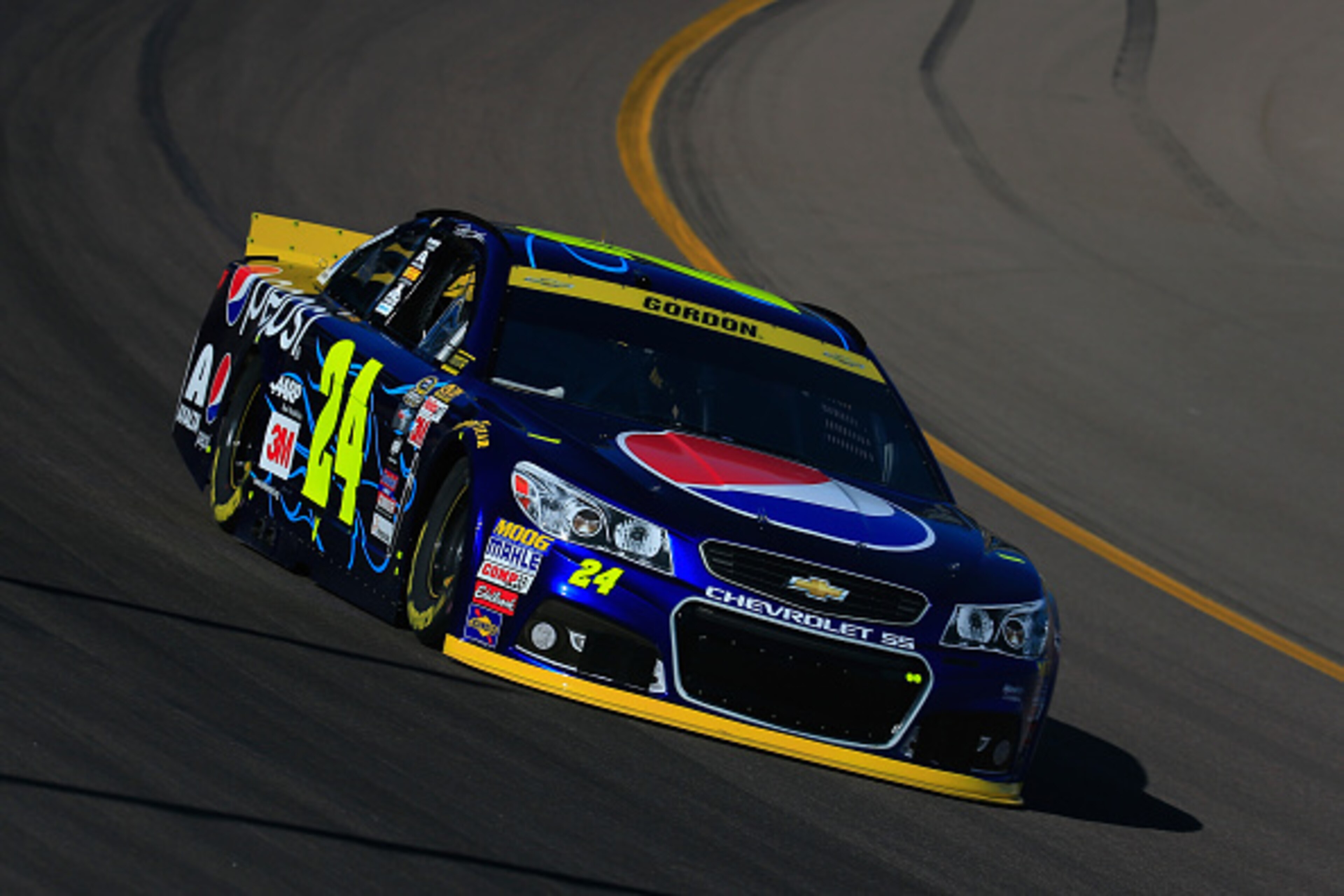AVONDALE, AZ - NOVEMBER 13:  Jeff Gordon, driver of the #24 Pepsi Chevrolet, practices for the NASCAR Sprint Cup Series Quicken Loans Race for Heroes 500 at Phoenix International Raceway on November 13, 2015 in Avondale, Arizona.  (Photo by Chris Trotman/